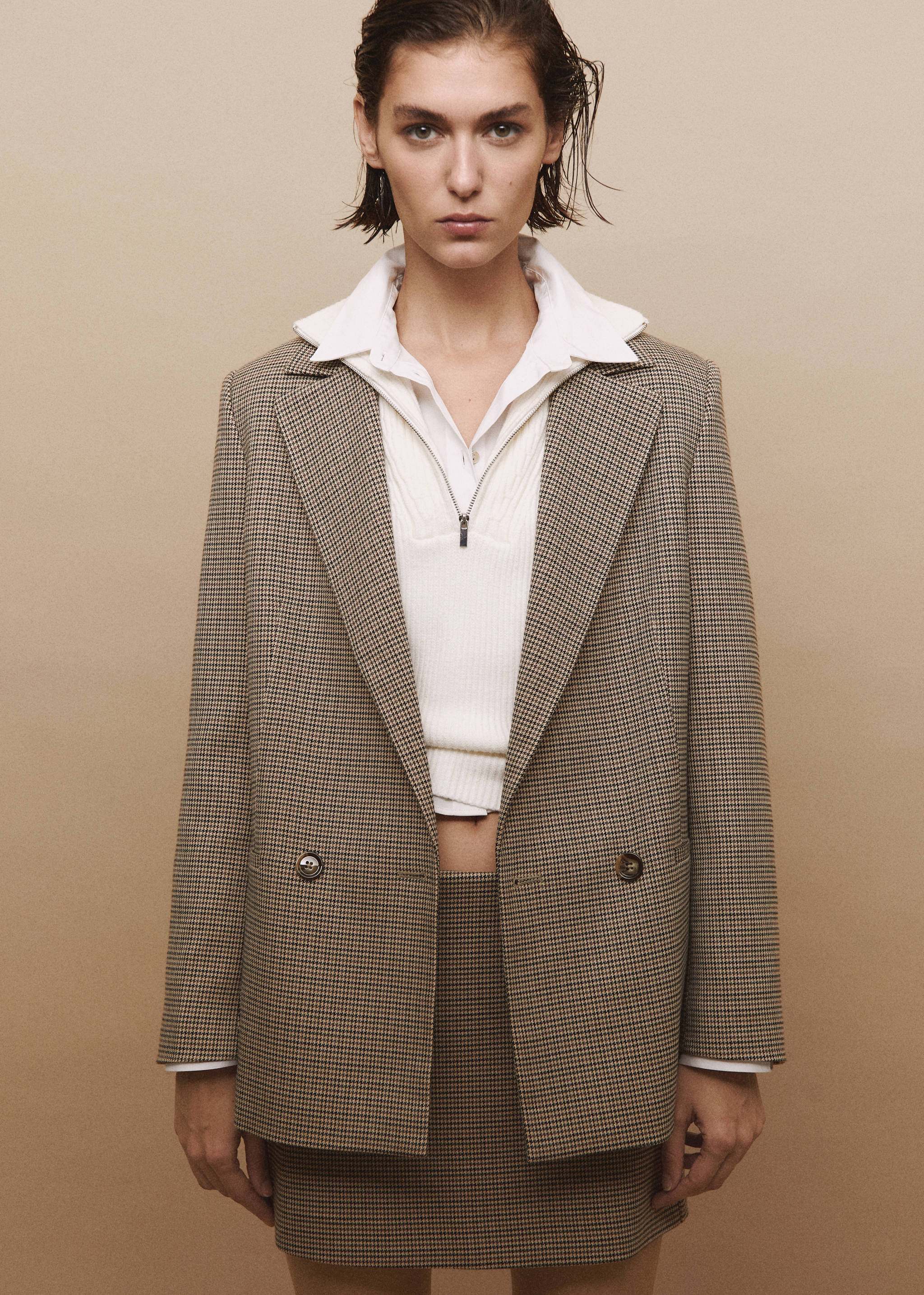 Double-breasted blazer with button - Details of the article 7