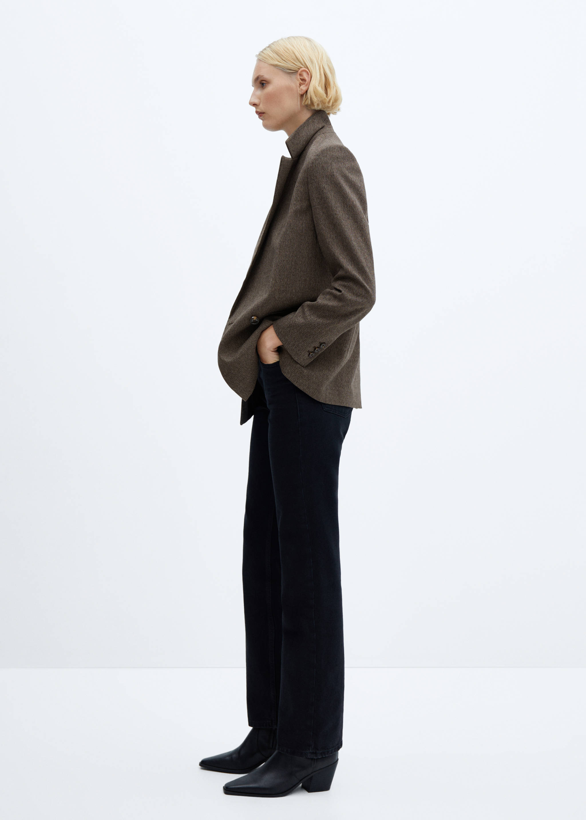 Double-breasted blazer with button - Details of the article 4