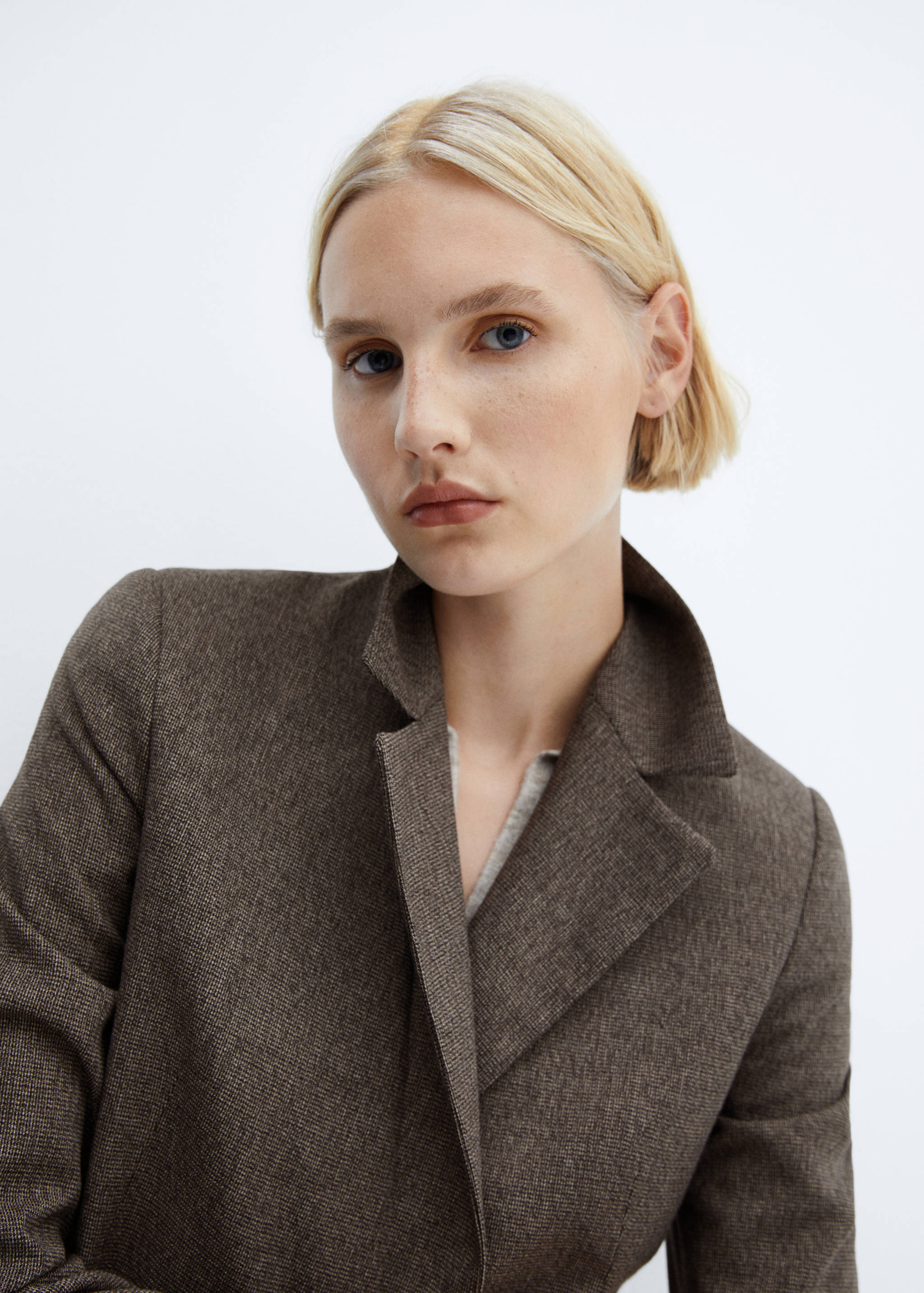 Double-breasted blazer with button - Details of the article 6