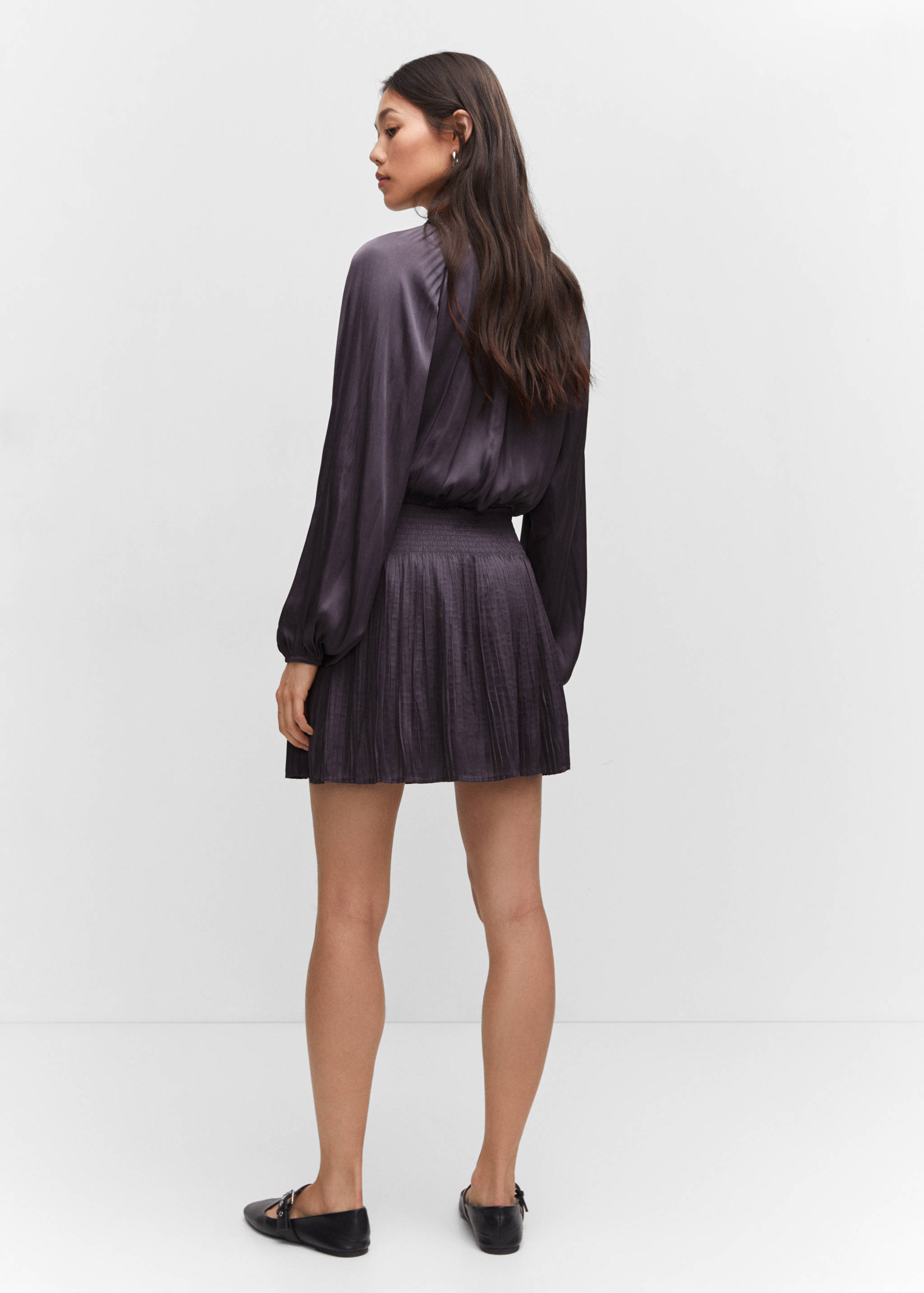 Pleated satin dress - Reverse of the article