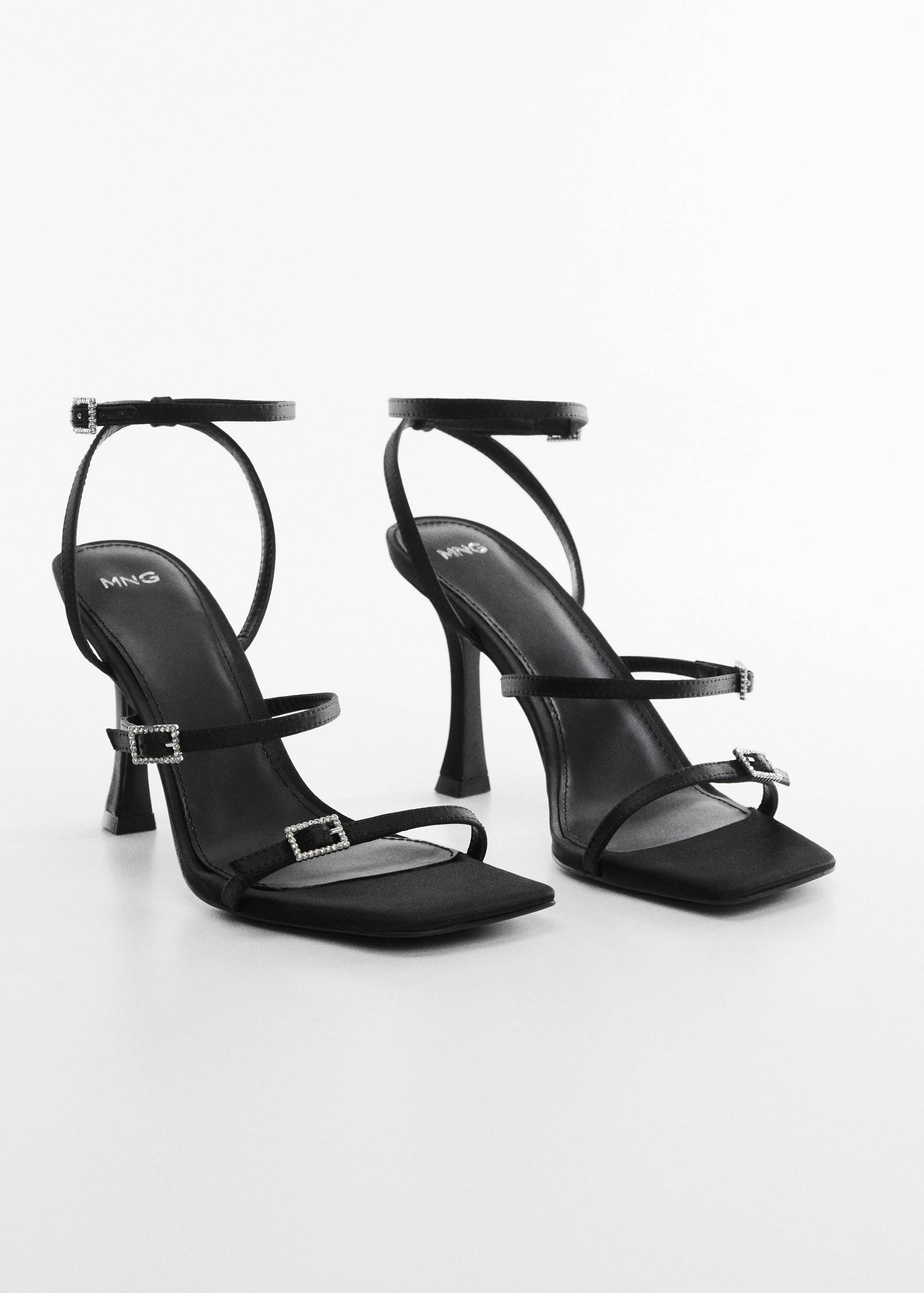 Sandales détail boucles strass - Plan moyen