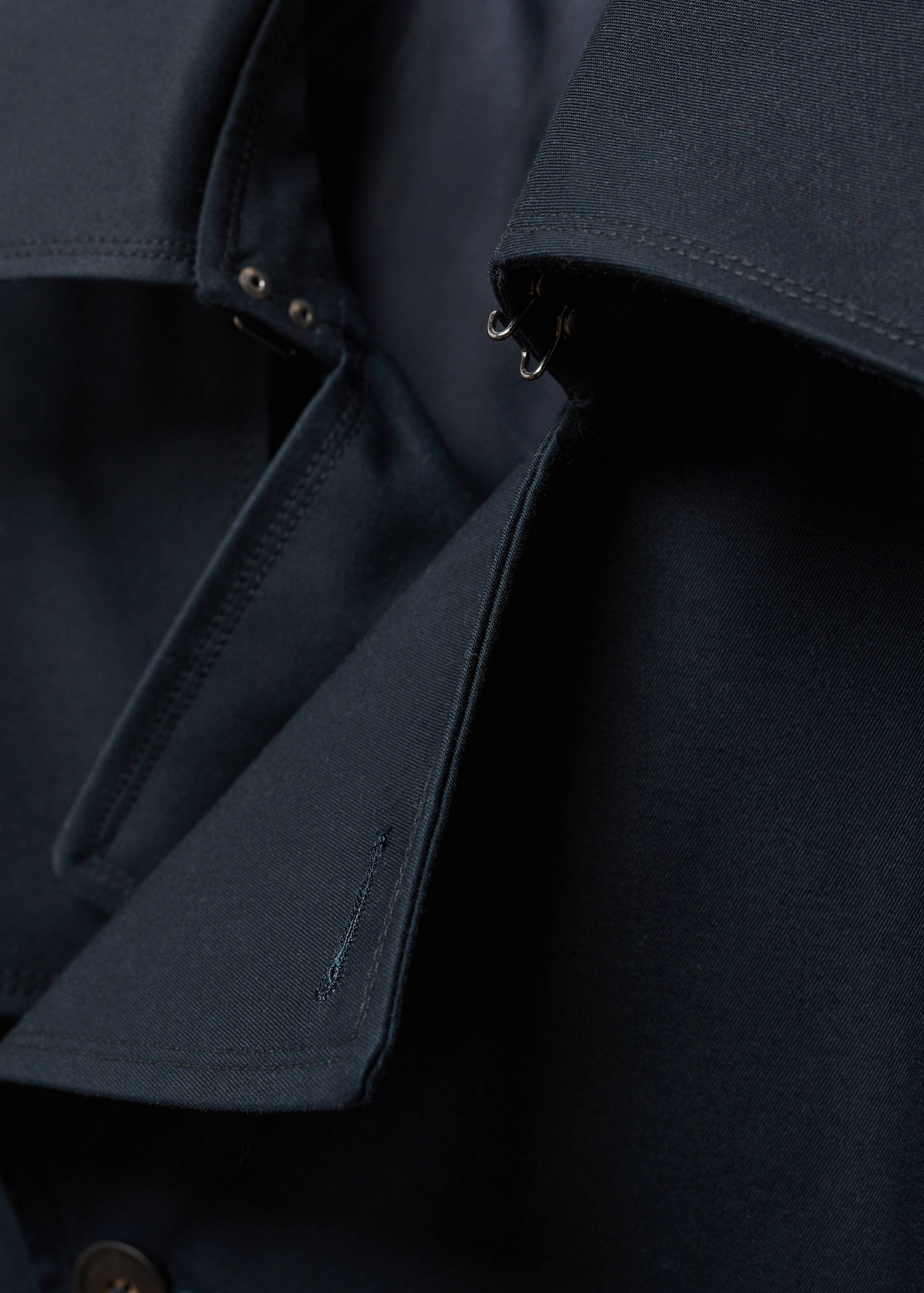 Classic water-repellent trench coat - Details of the article 8