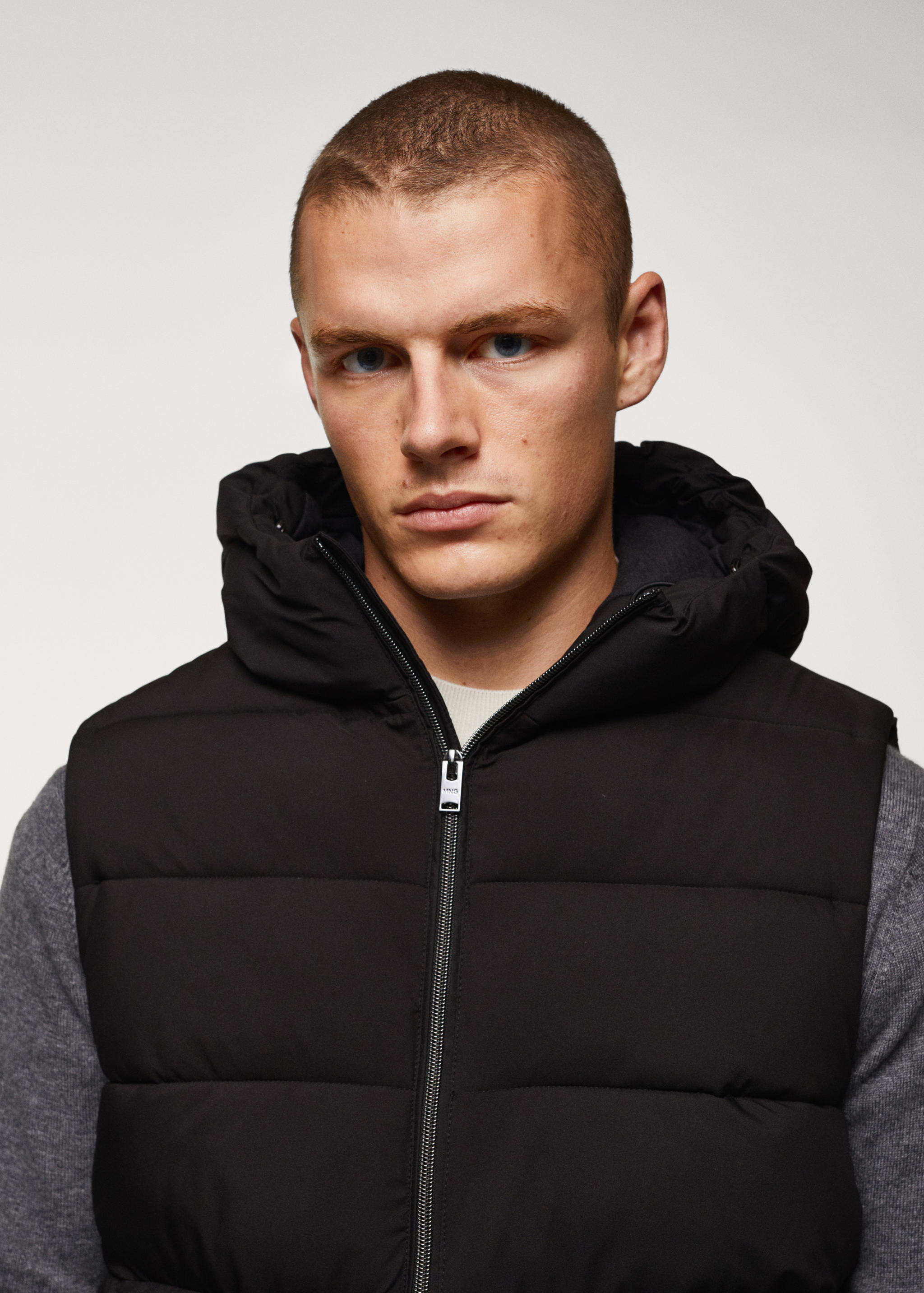Thermoregulating waterproof quilted gilet - Details of the article 1