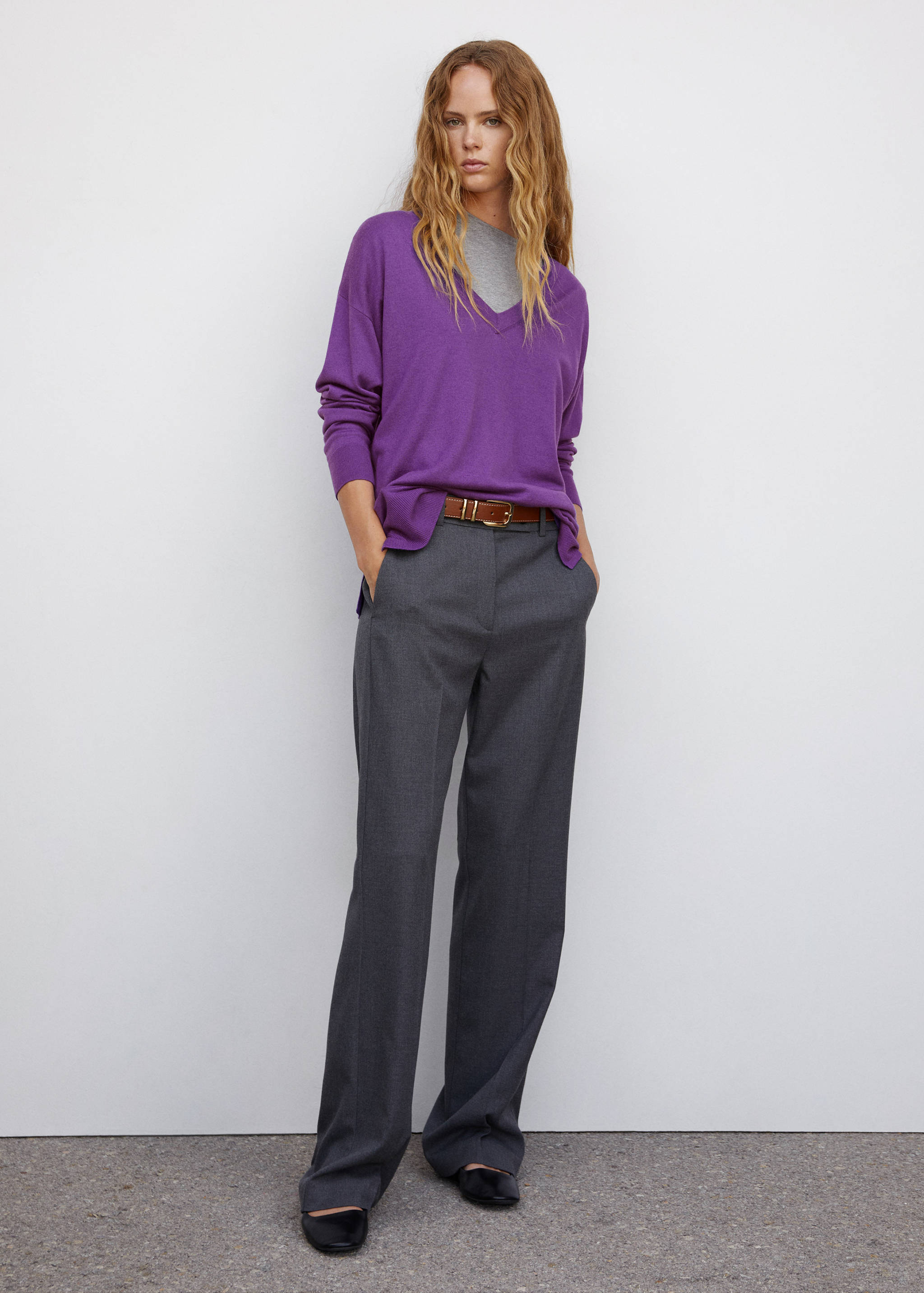 V-neck pullover with slits - General plane