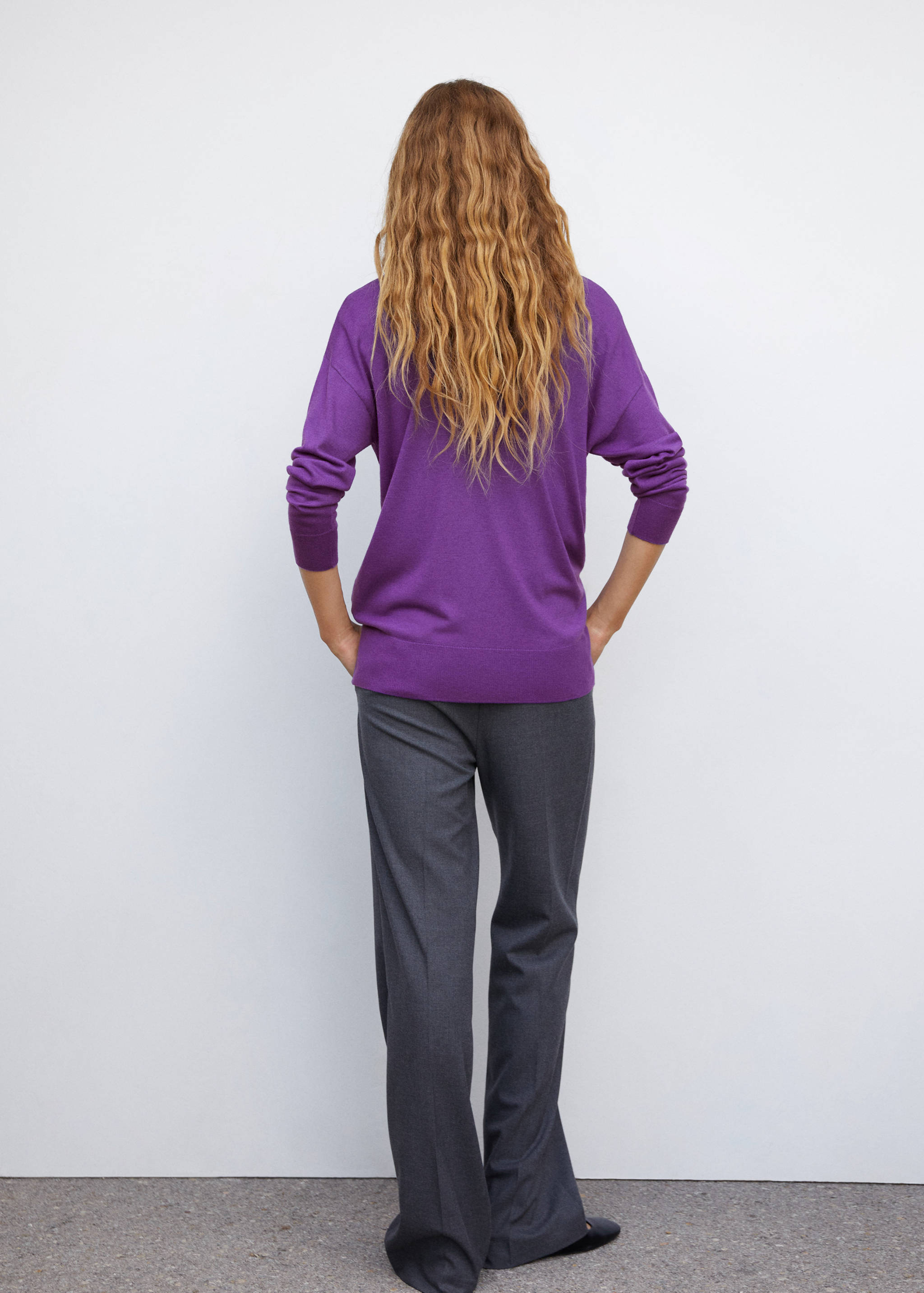V-neck pullover with slits - Reverse of the article