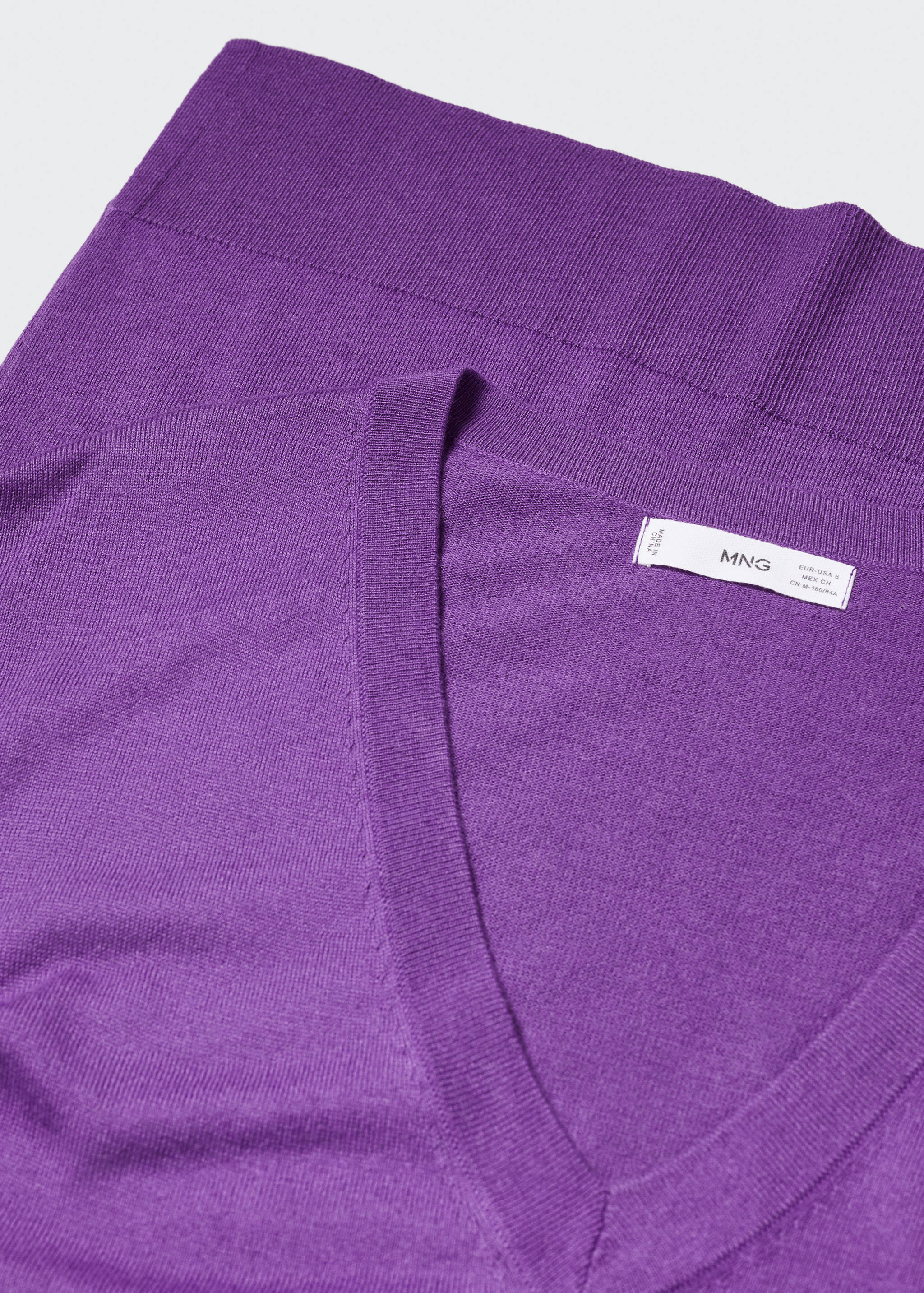 V-neck pullover with slits - Details of the article 8