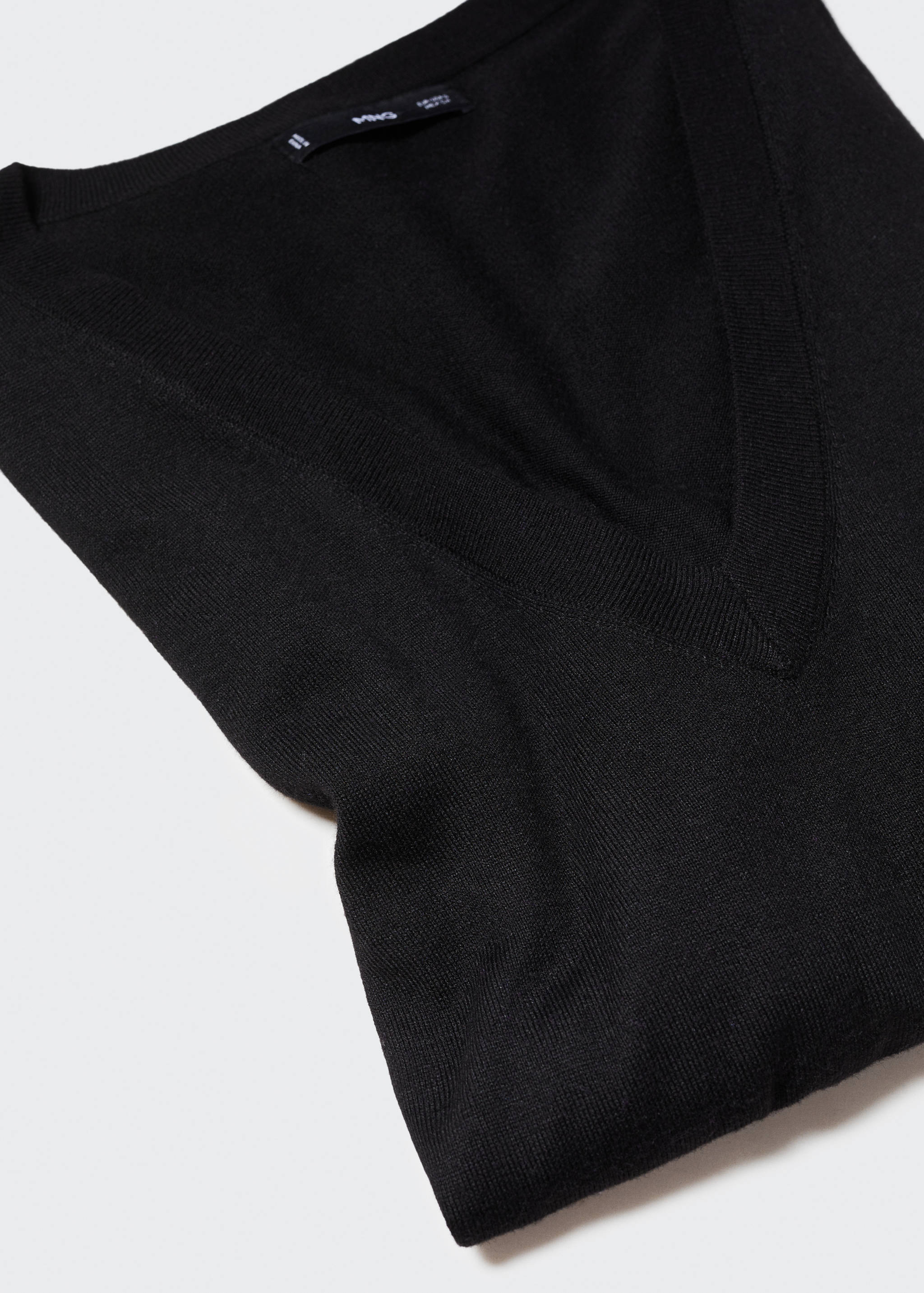 V-neck pullover with slits - Details of the article 8