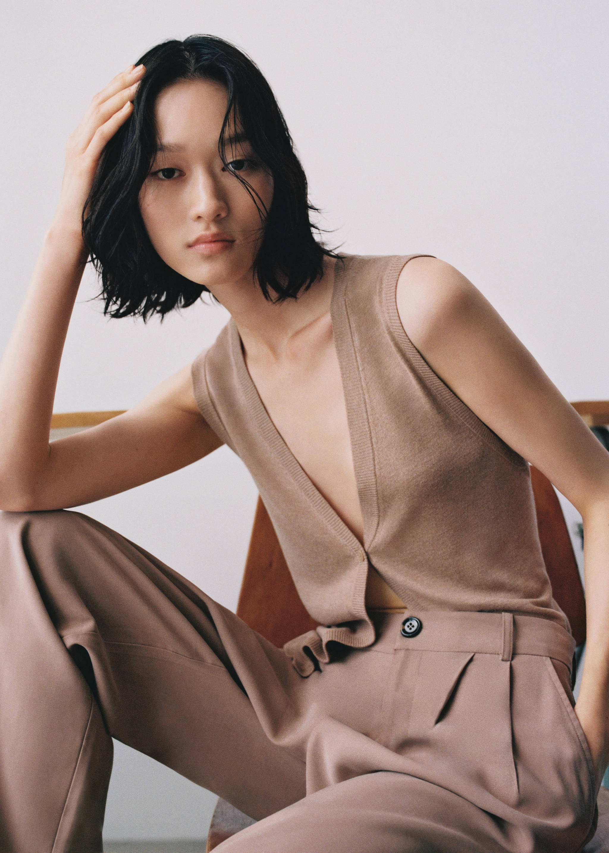 Fine-knit gilet - Details of the article 6