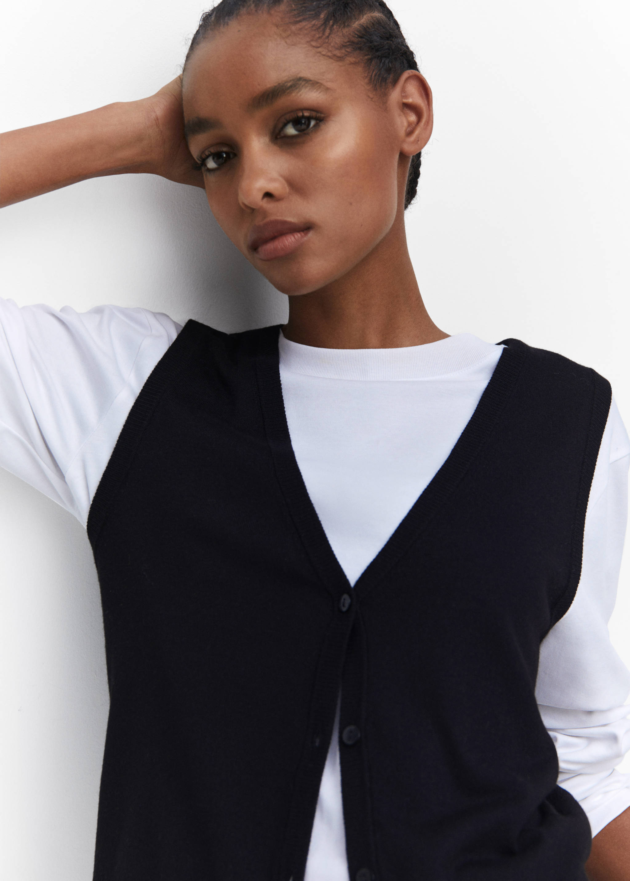 Fine-knit gilet - Details of the article 1