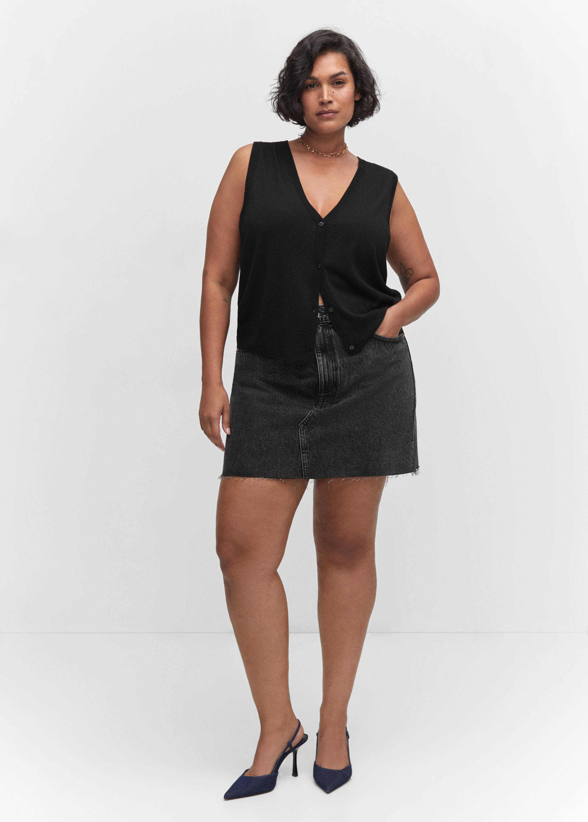 Fine-knit gilet - Details of the article 3