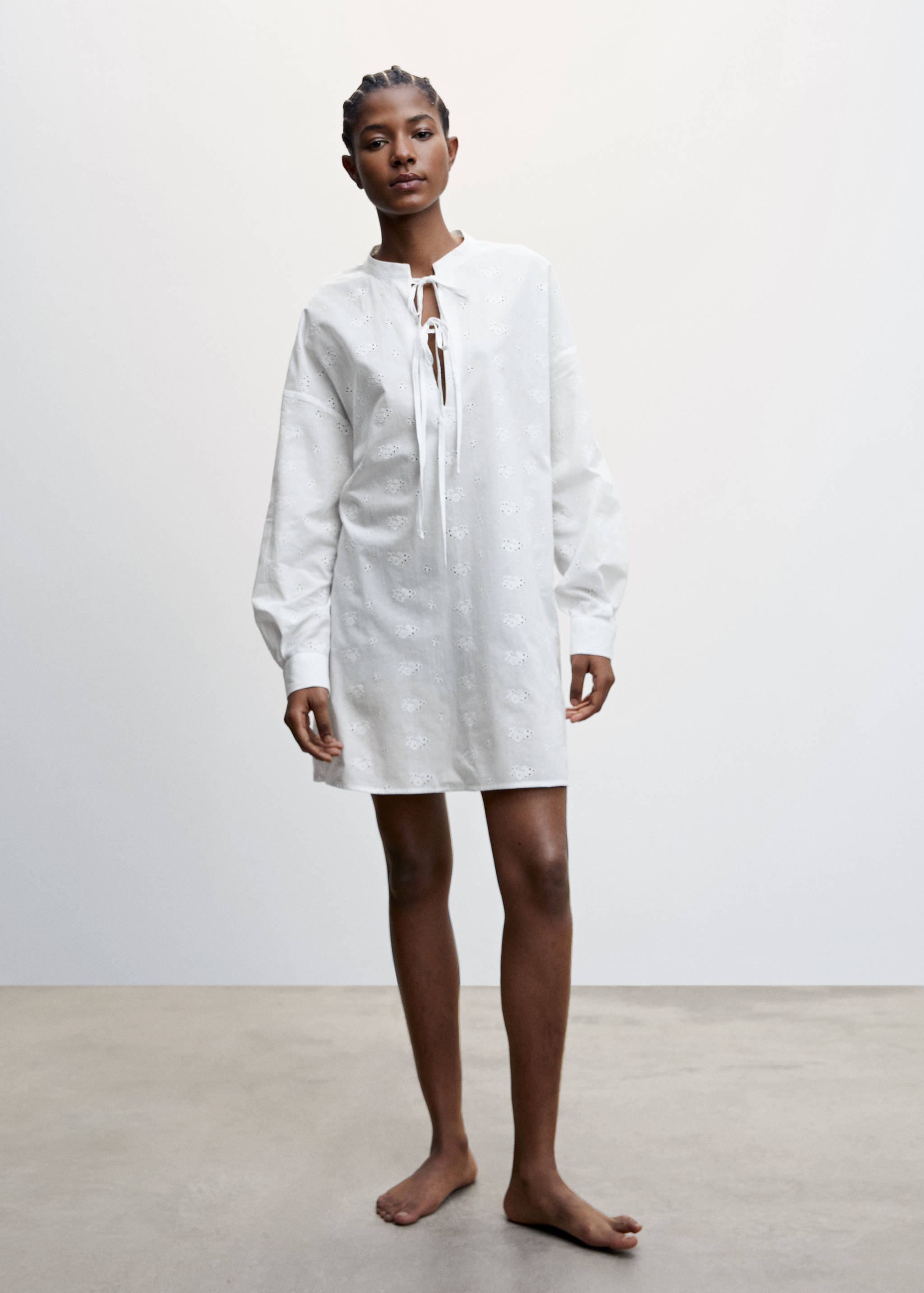 Cotton nightgown with openwork details - General plane