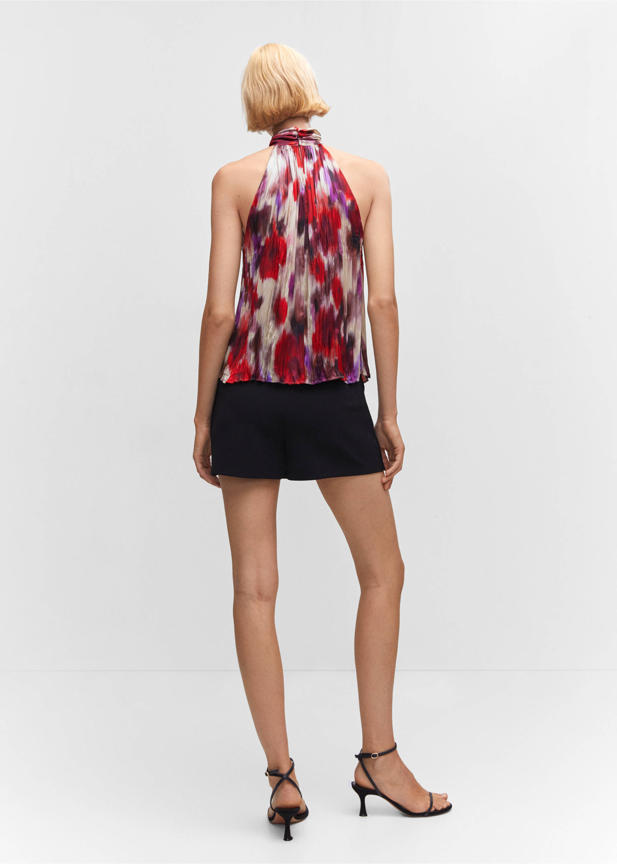 Blusa textura cuello halter - Reverso del artículo, Blanco roto. Ref: 57094434-00.
