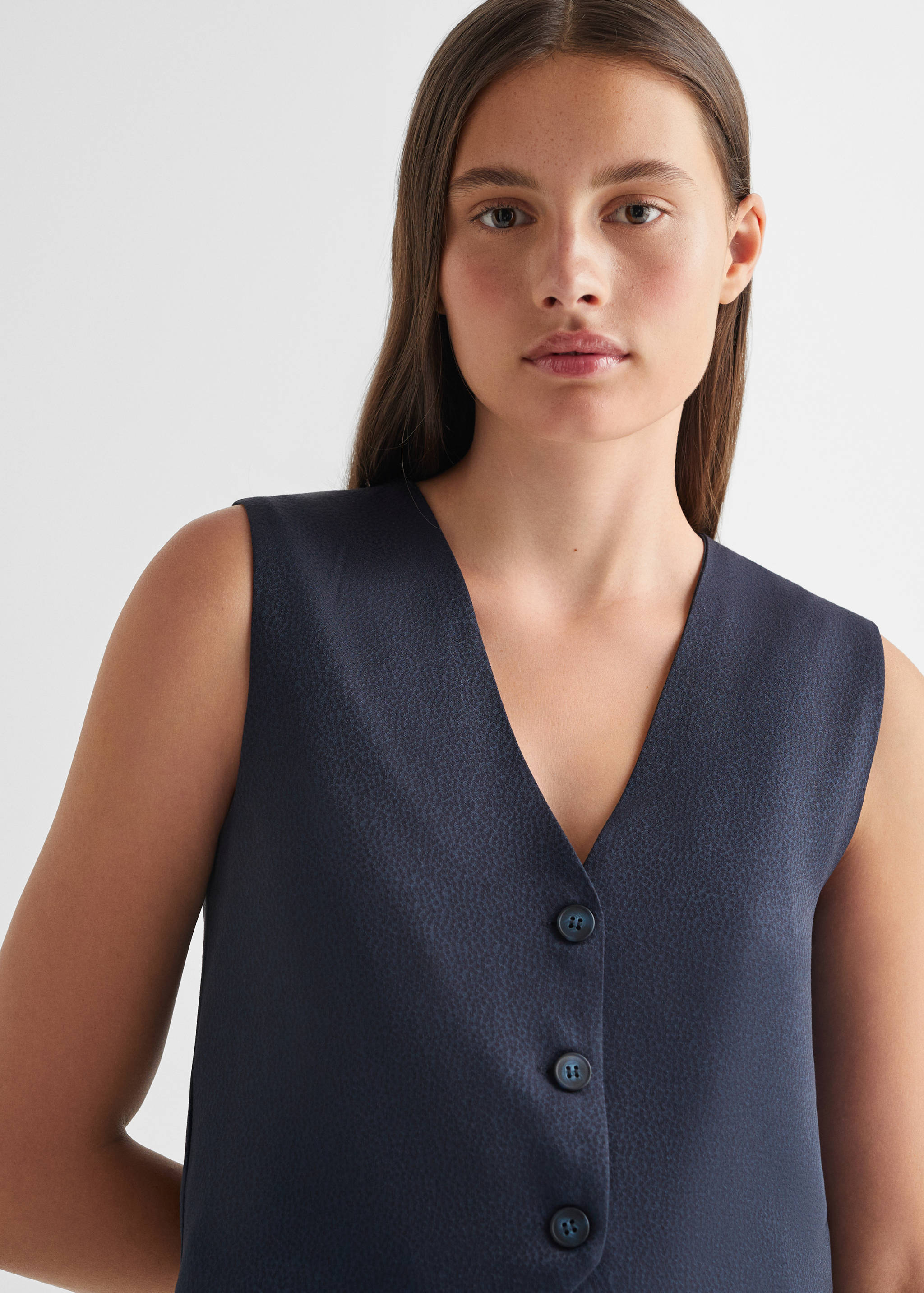 Suit vest with buttons - Details of the article 1