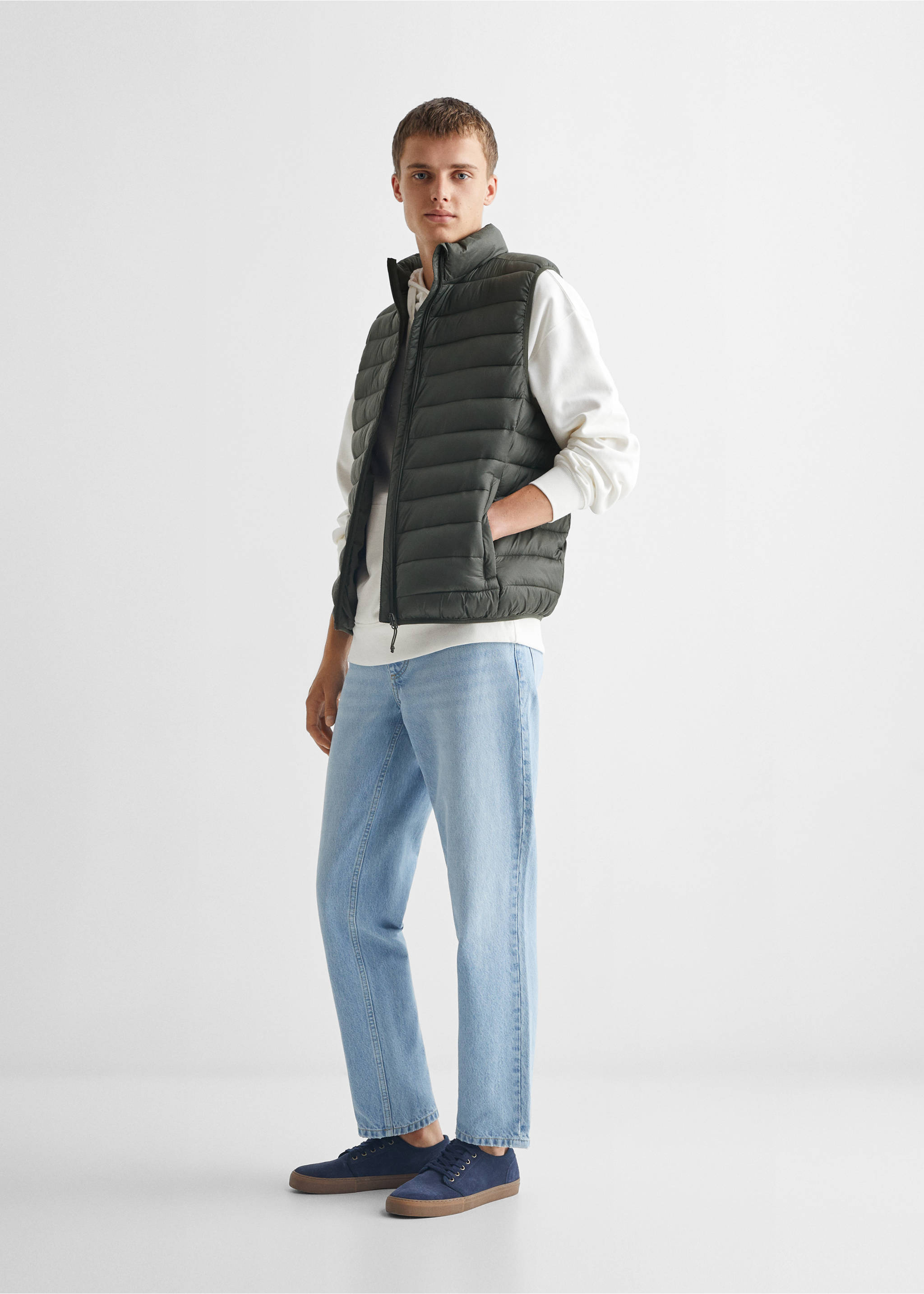 Quilted gilet - General plane, Green. Ref: 57095132-00.