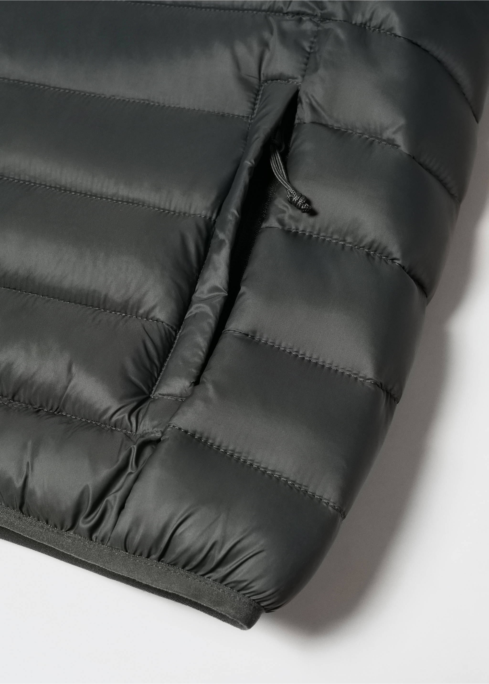 Quilted gilet - Details of the article 8, Green. Ref: 57095132-00.