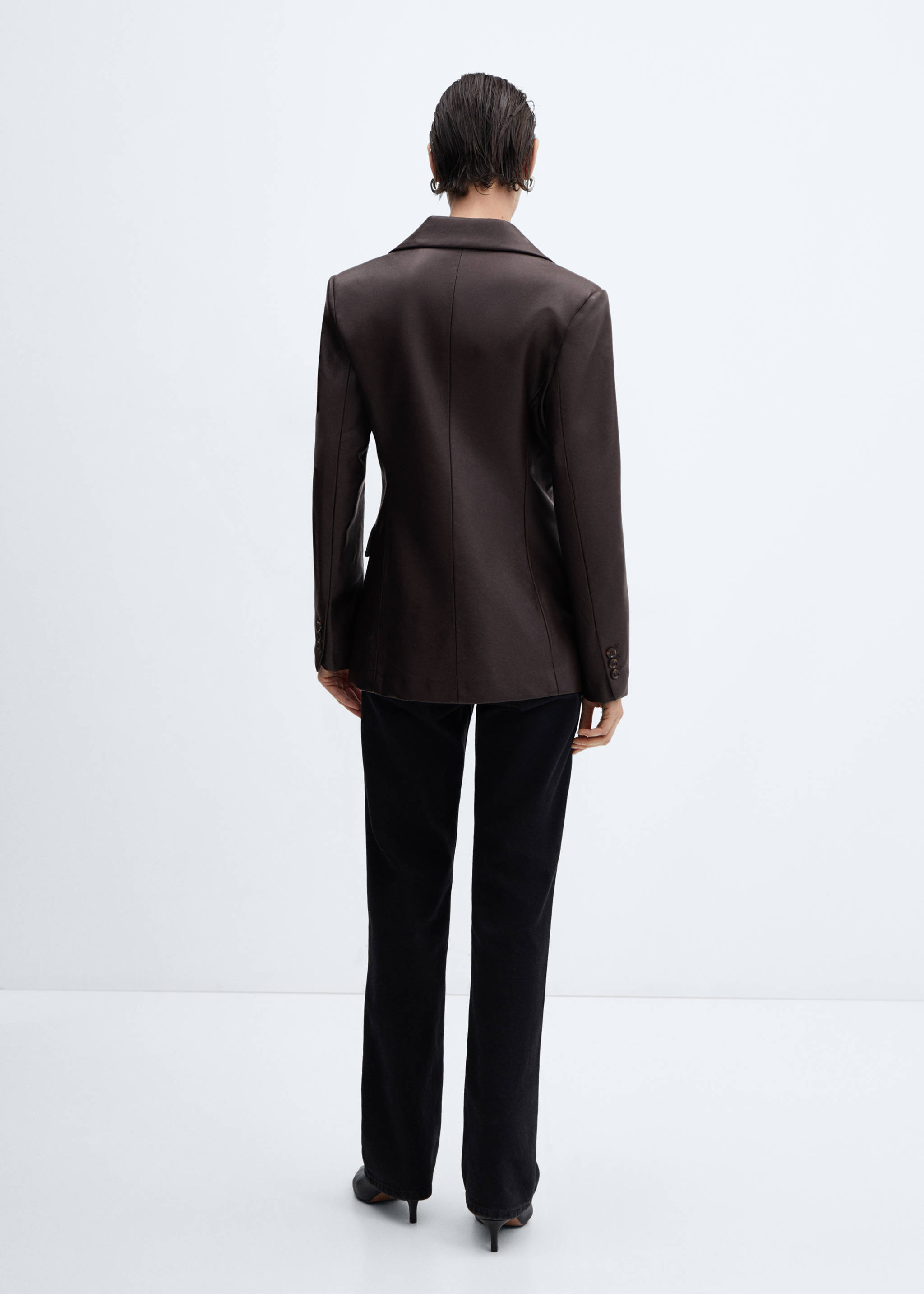 جاكيت بتأثير الجلد - الجهة الخلفية للمنتج