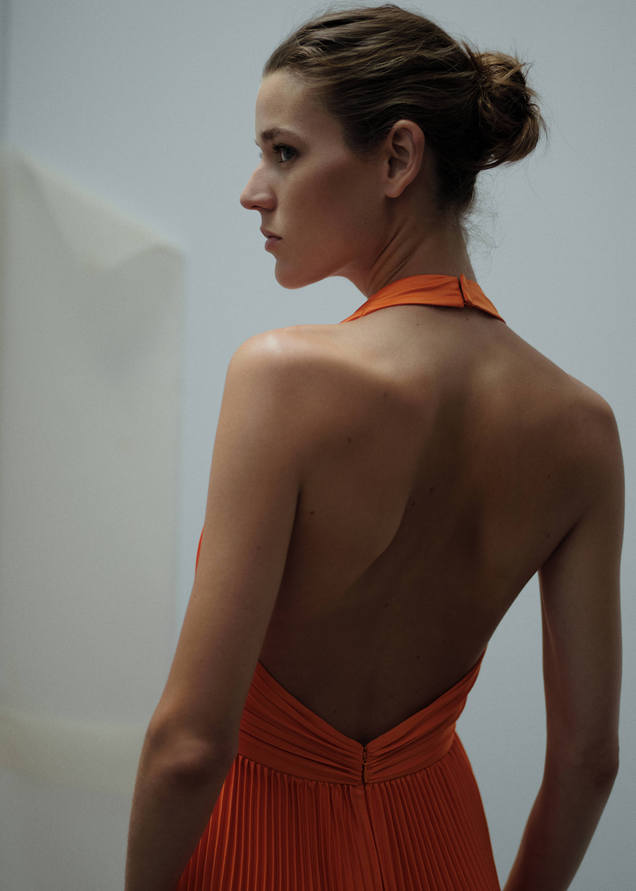 Pleated dress with knot detail - Details of the article 3