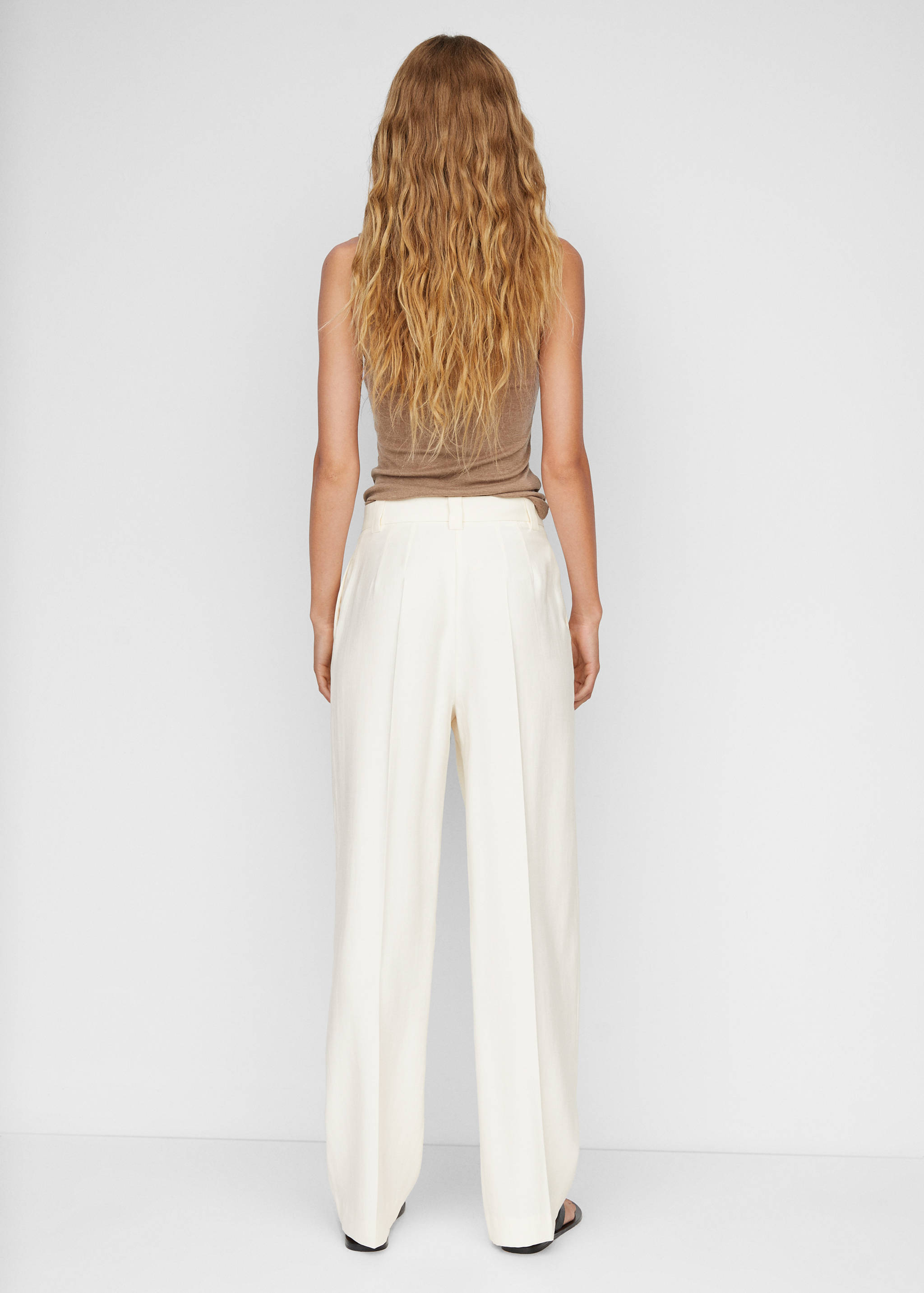 Wide leg pleated trousers - Reverse of the article