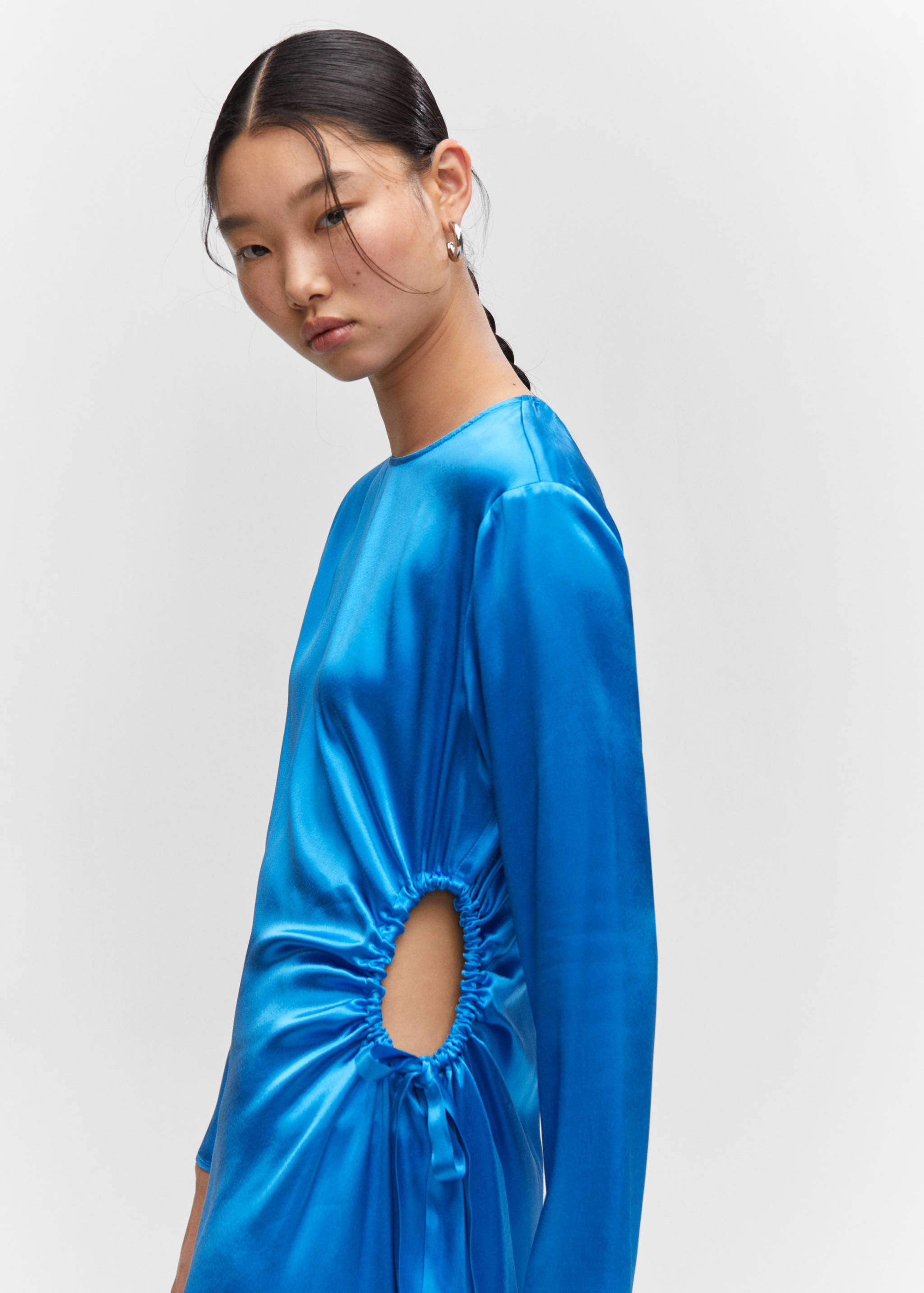 Side-slit satin dress - Details of the article 3