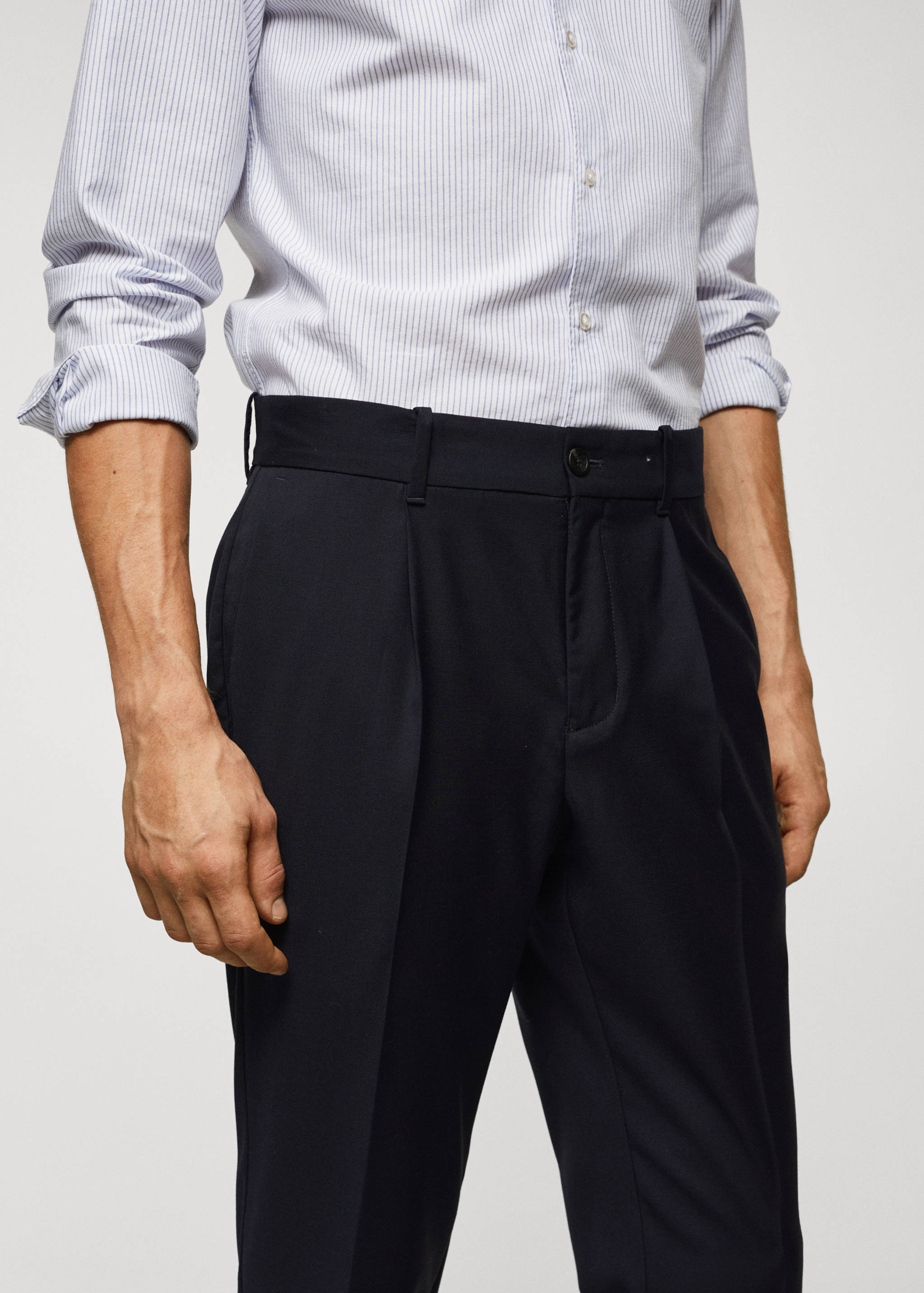 Virgin wool pleated pants - Details of the article 1