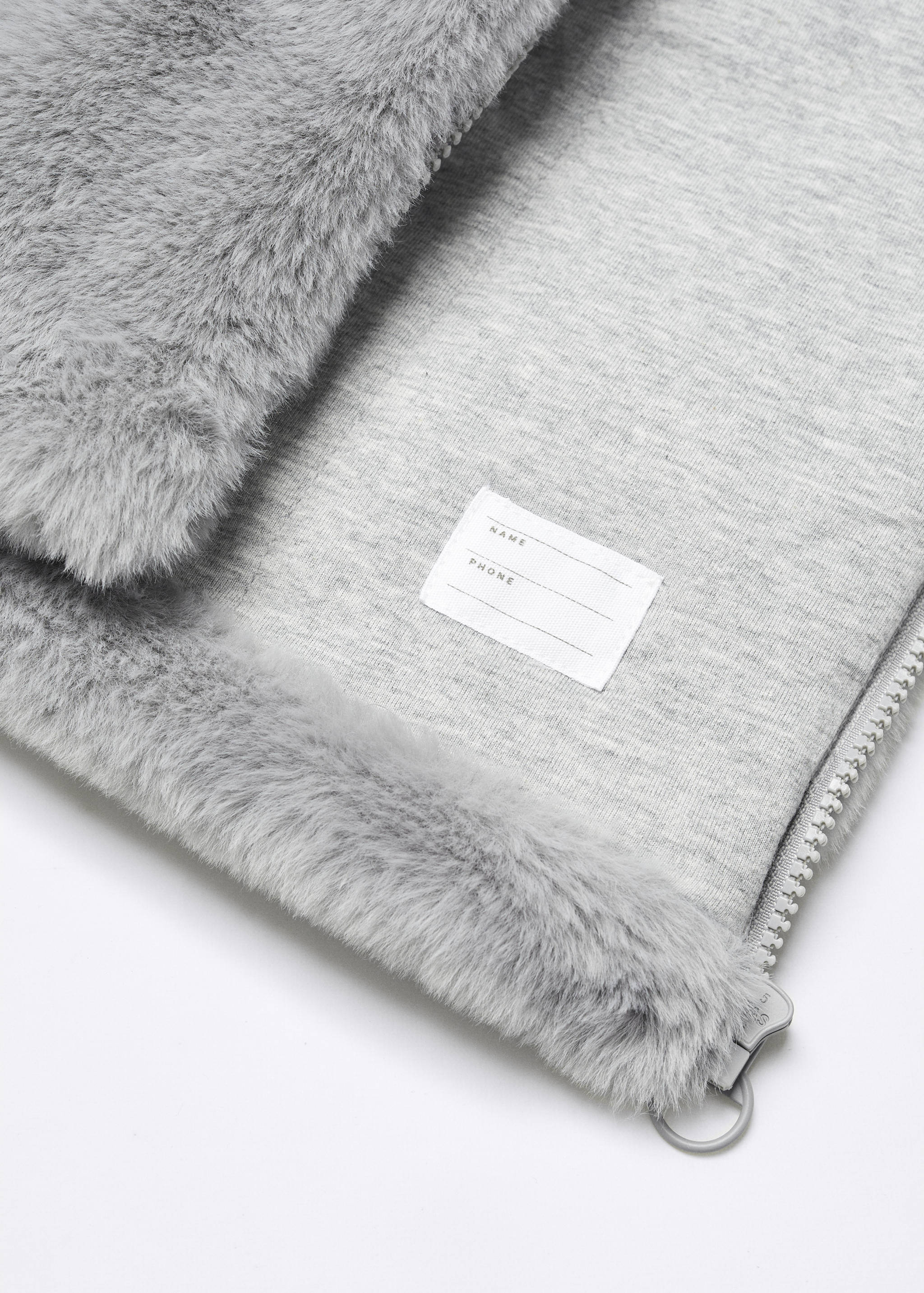 Manteau imitation fourrure à capuche - Détail de l'article 8