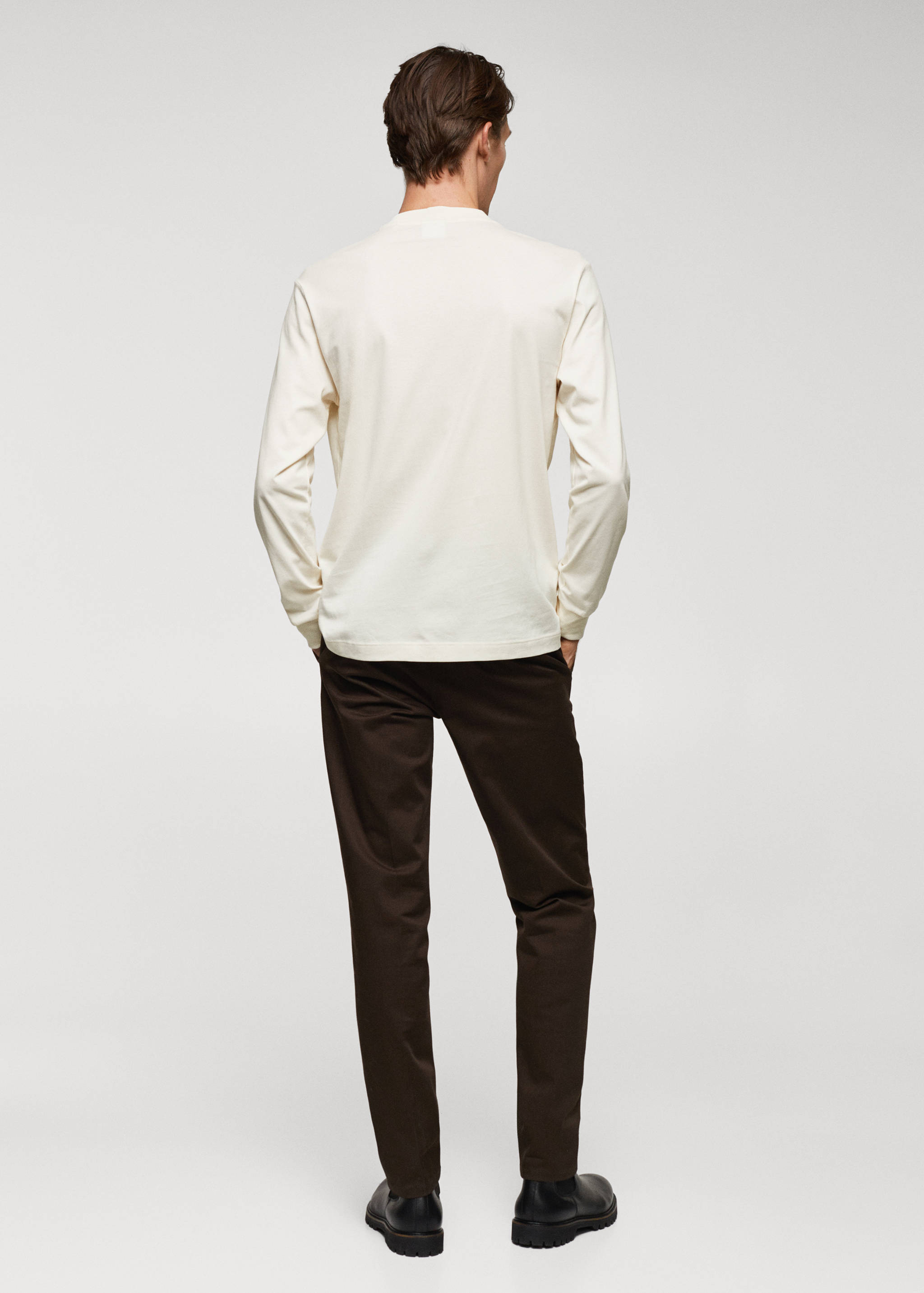 Long-sleeved t-shirt with pockets - Reverse of the article