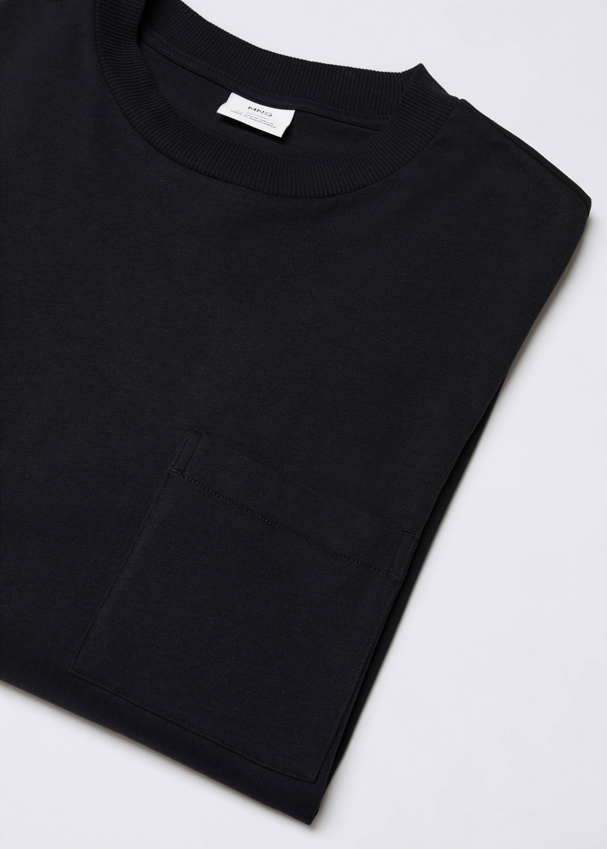 Long-sleeved t-shirt with pockets - Details of the article 8