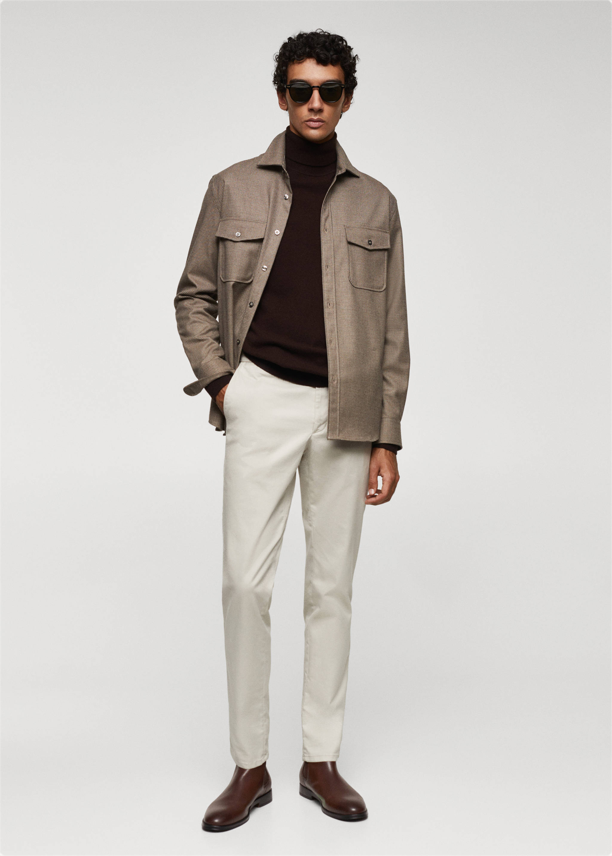 Ботинки челси из глянцевой кожи - Общий план