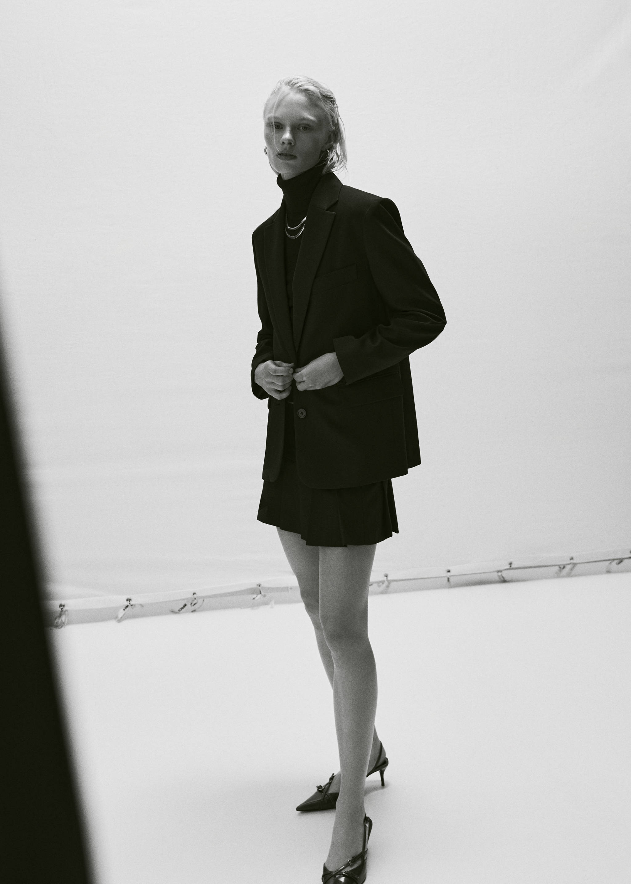 结构翻领外套 - null