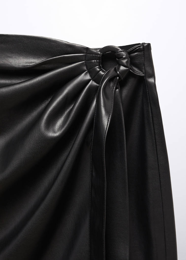 Short faux-leather skirt with buckle — Black