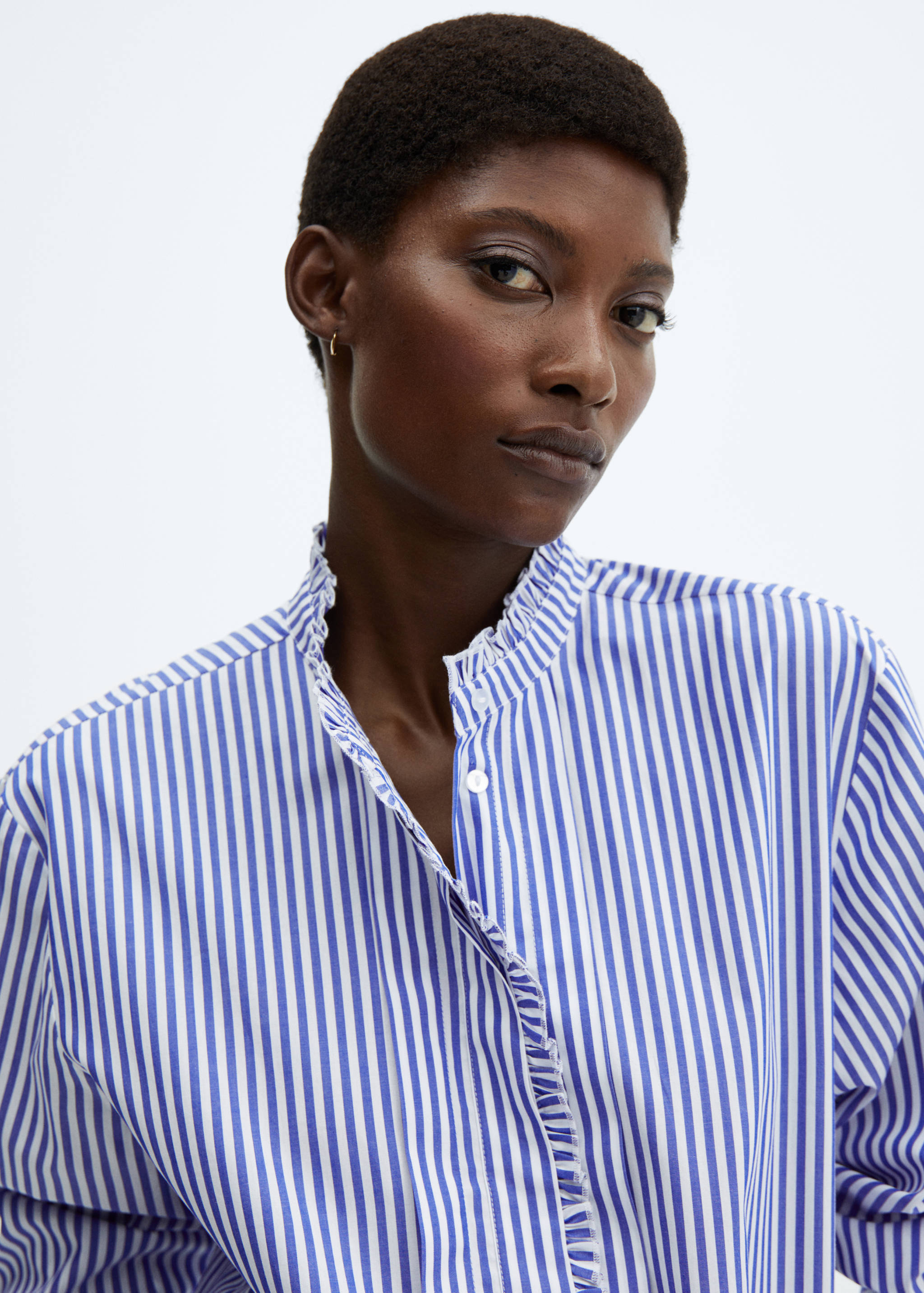 Shirt with frilly trim - Details of the article 1