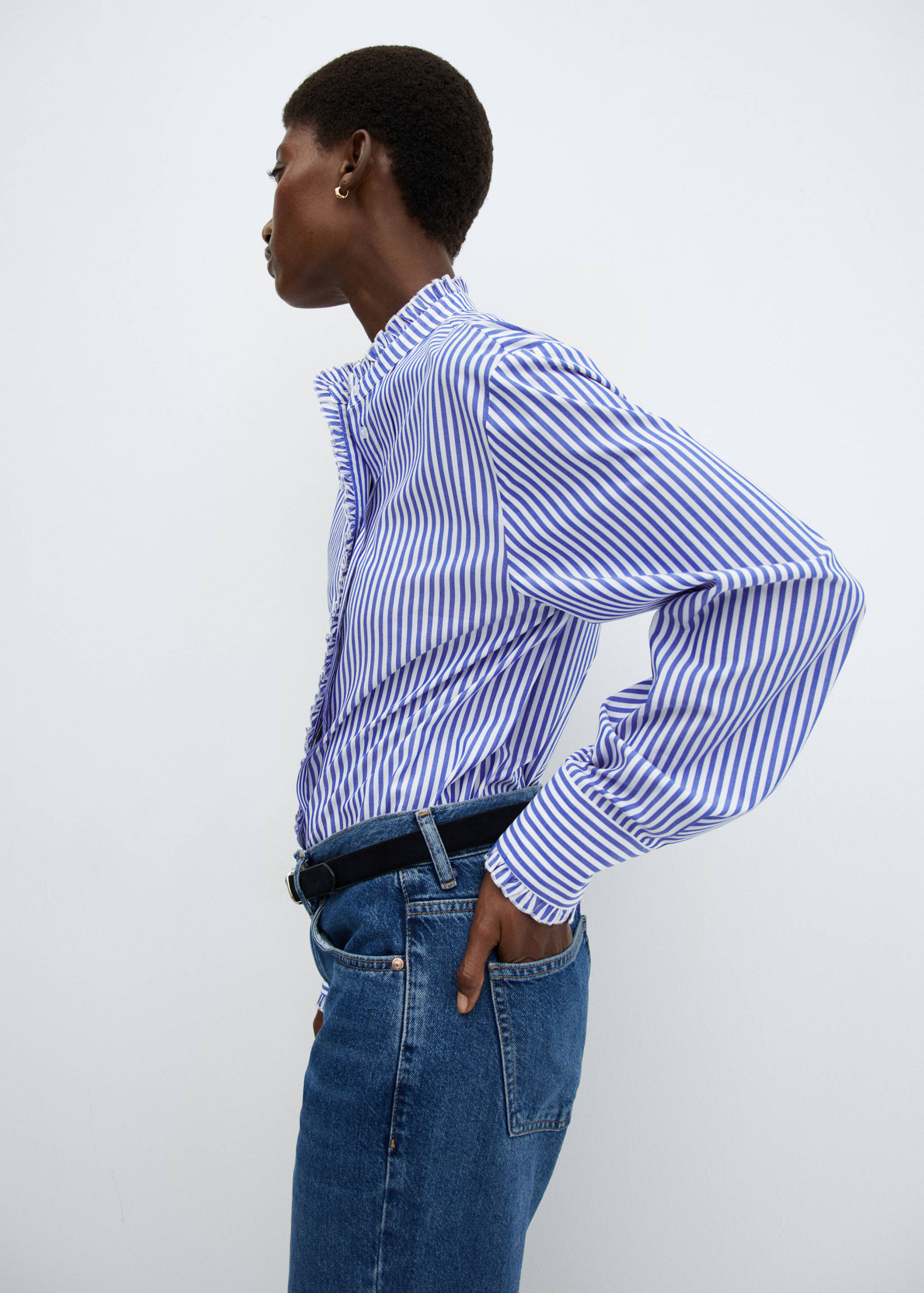 Shirt with frilly trim - Details of the article 2