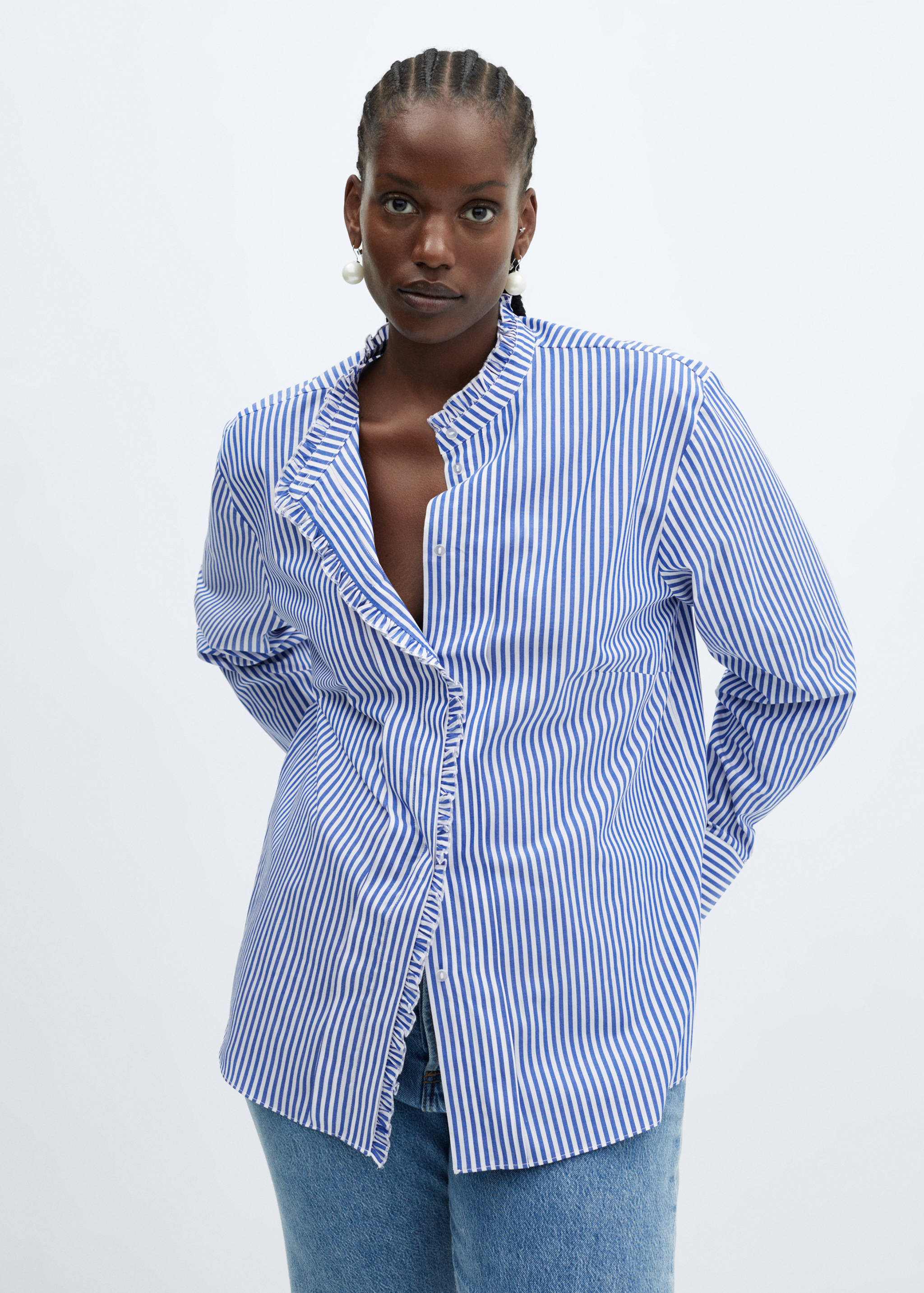 Shirt with frilly trim - Details of the article 5