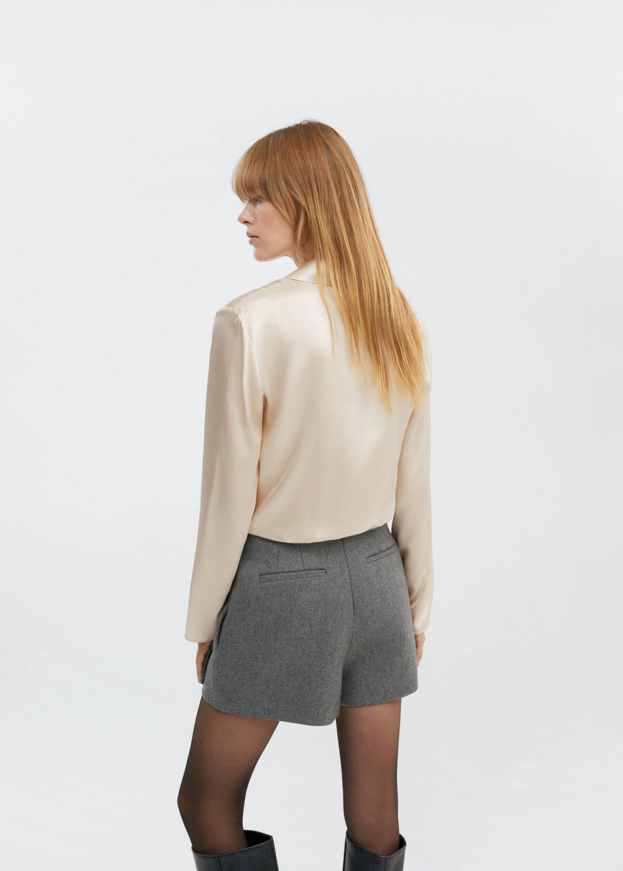 Атласная рубашка из шелка - Обратная сторона изделия