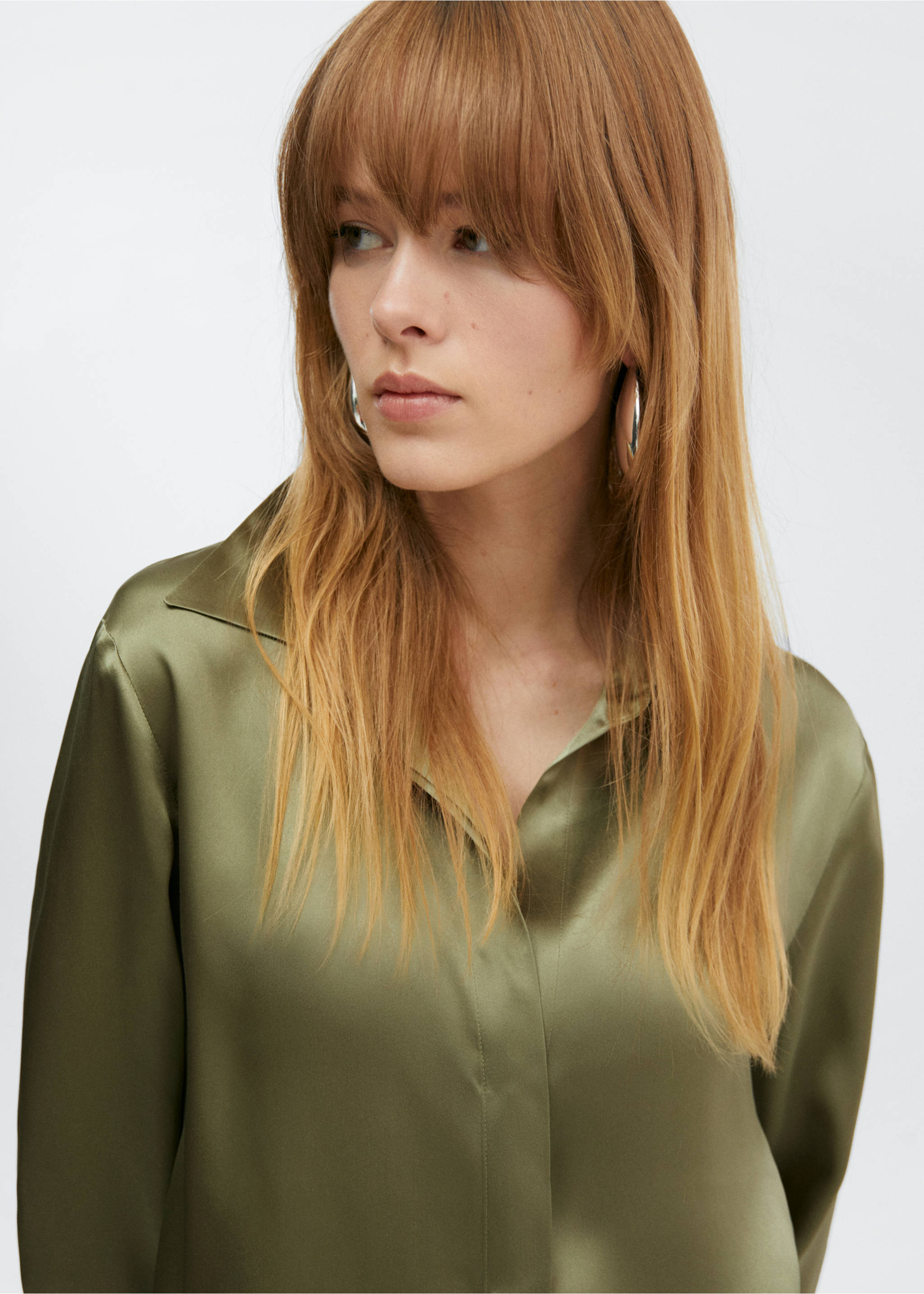 Camisa seda satinada - Plano medio, Verde. Ref: 57095985-00.