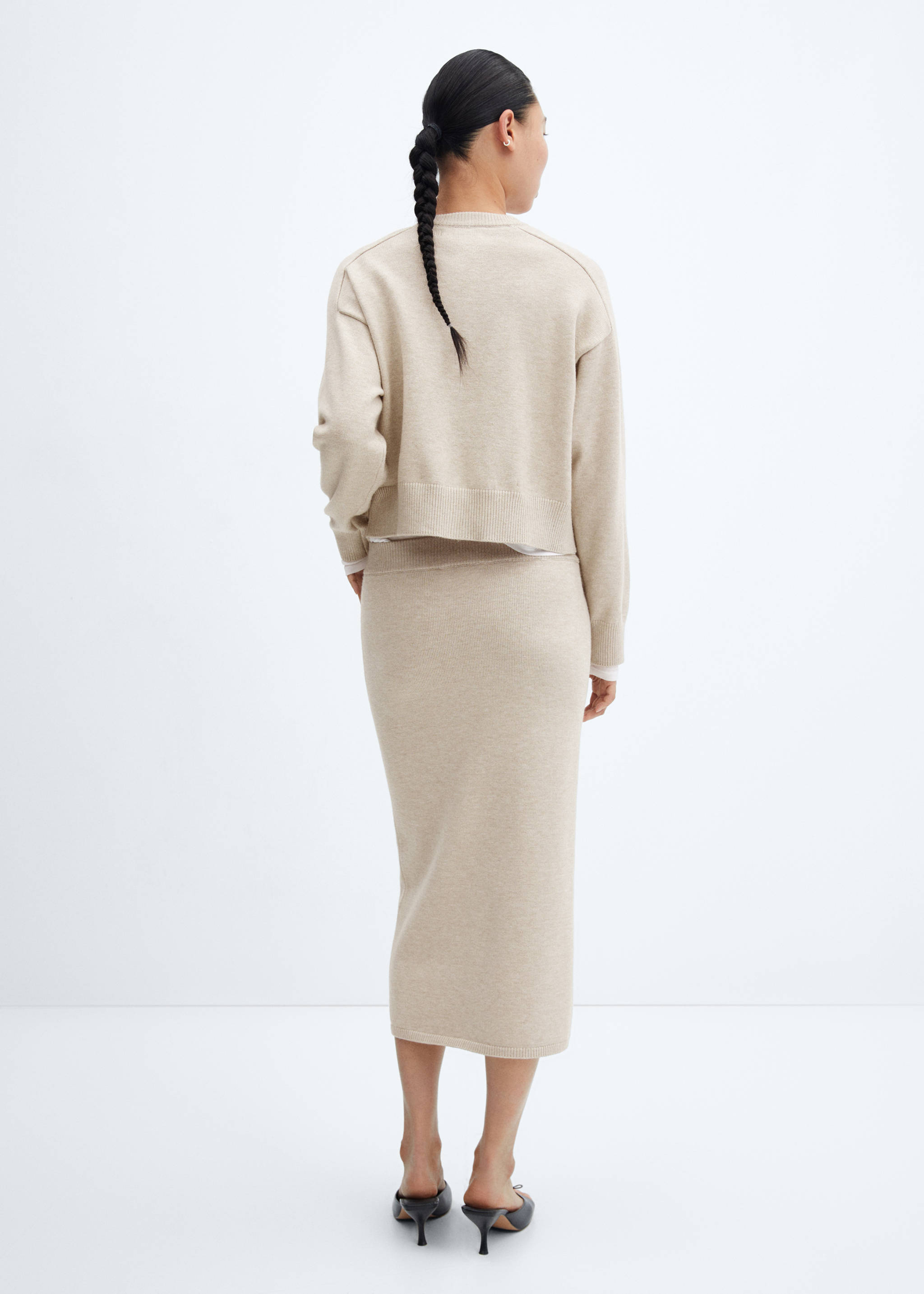 Strickjacke mit Ziernähten - Rückseite des Artikels