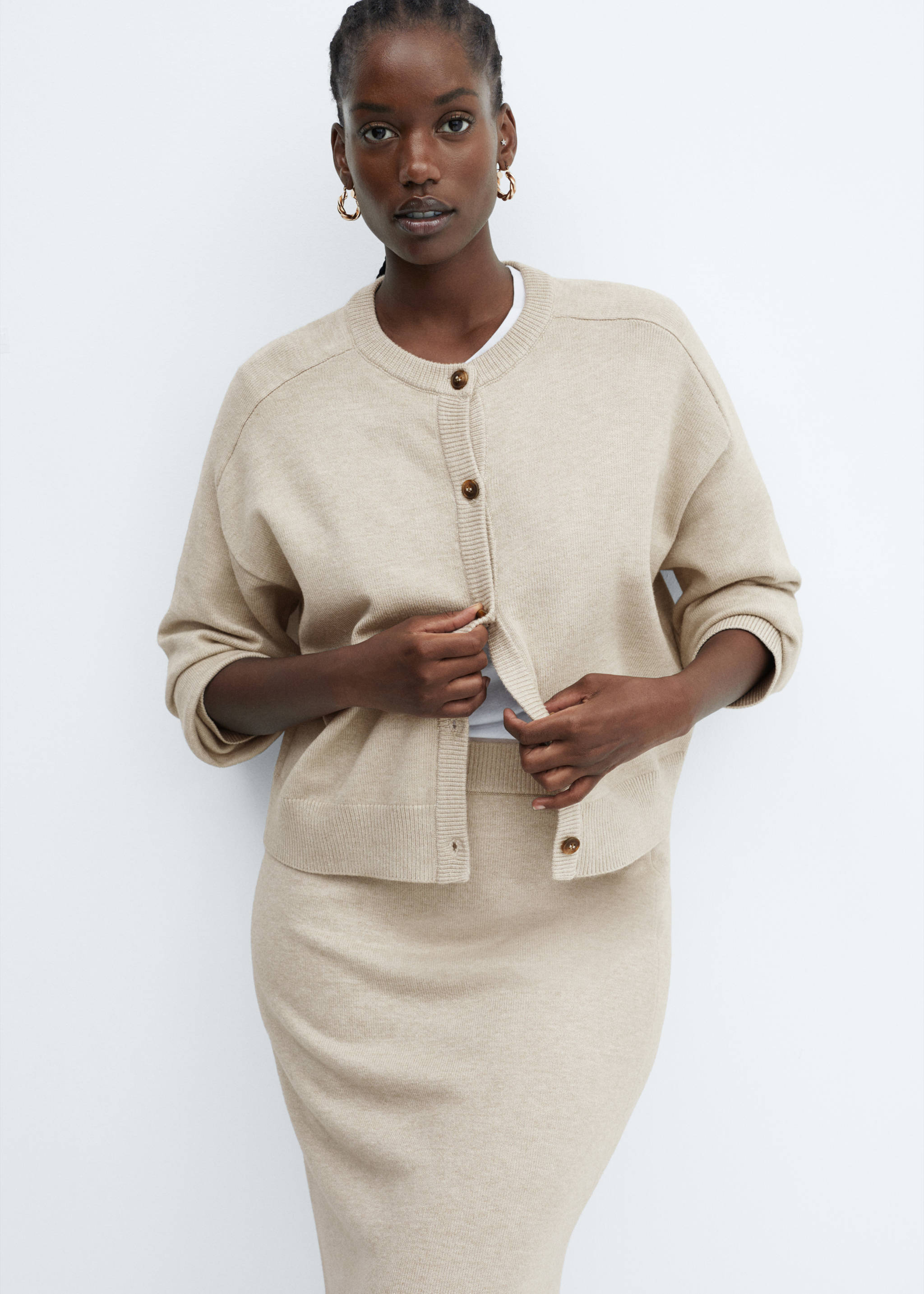 Strickjacke mit Ziernähten - Detail des Artikels 4