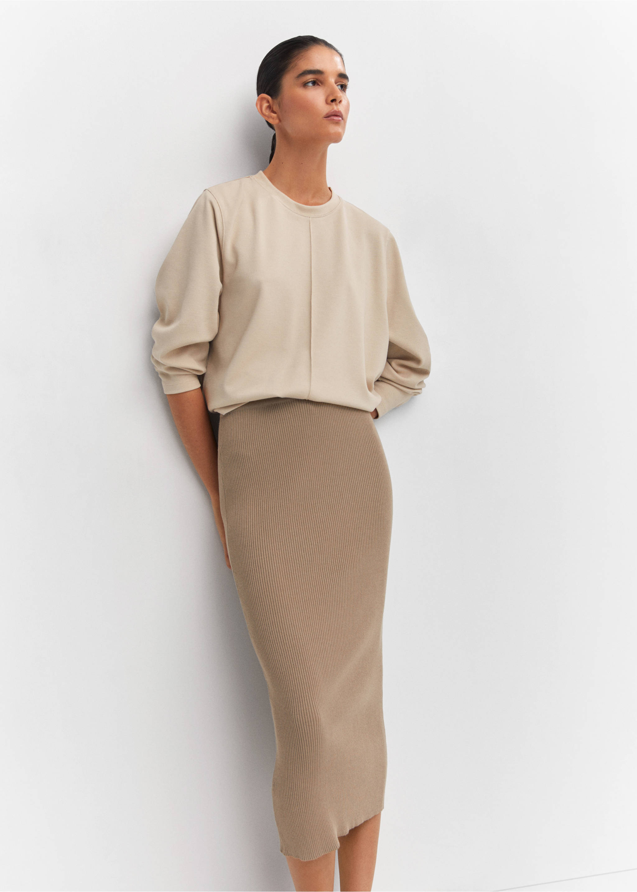 Decorative stitching sweatshirt - Details of the article 2, Beige. Ref: 57096711-00.