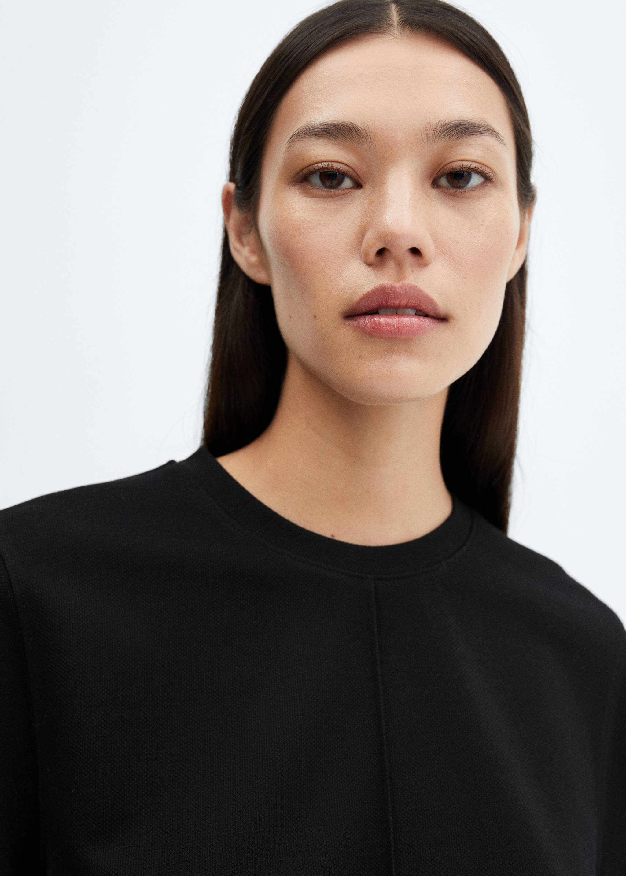 Свитшот с декоративными строчками - Деталь изделия 1