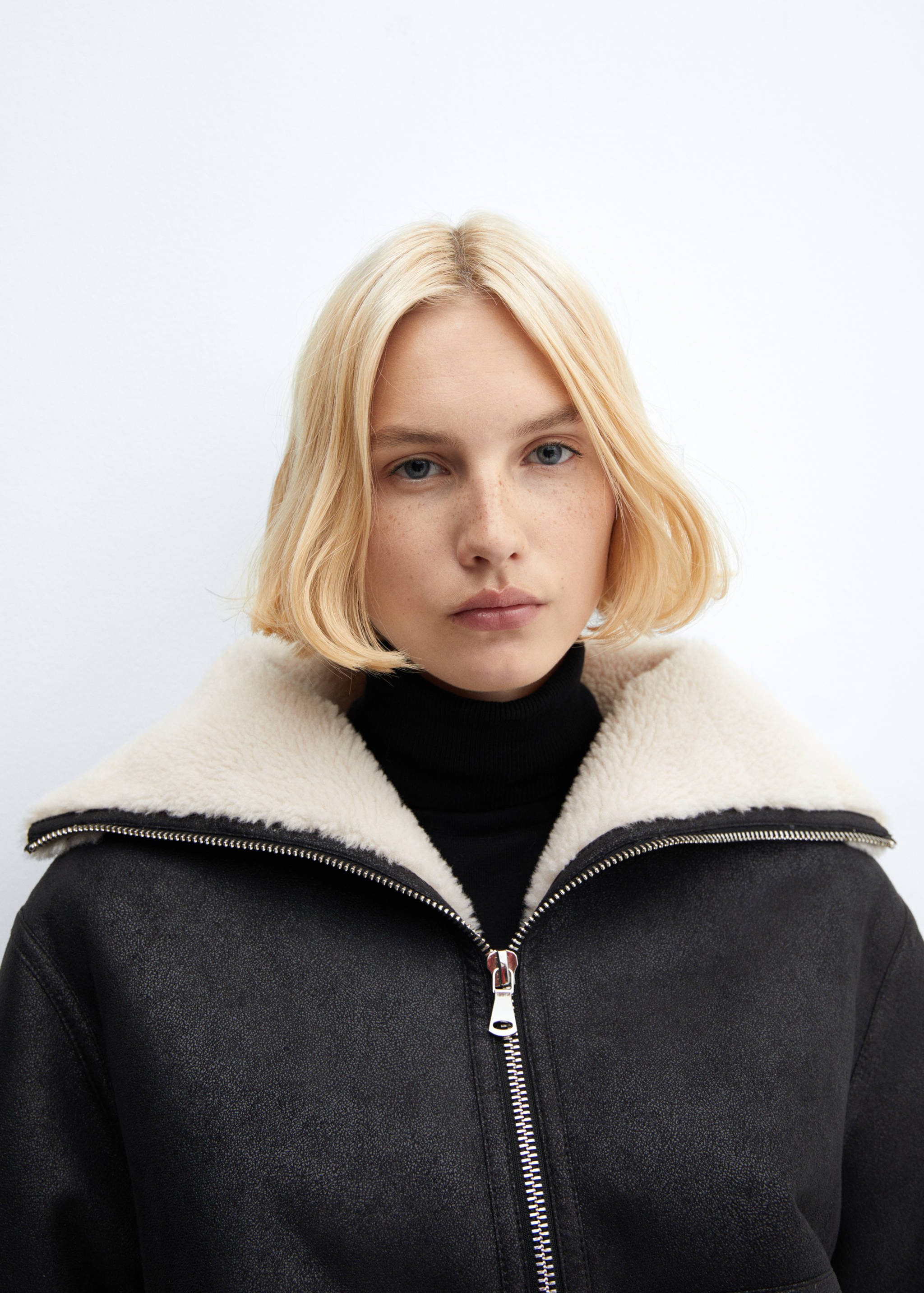 Shearling-lined coat with zip - Details of the article 1