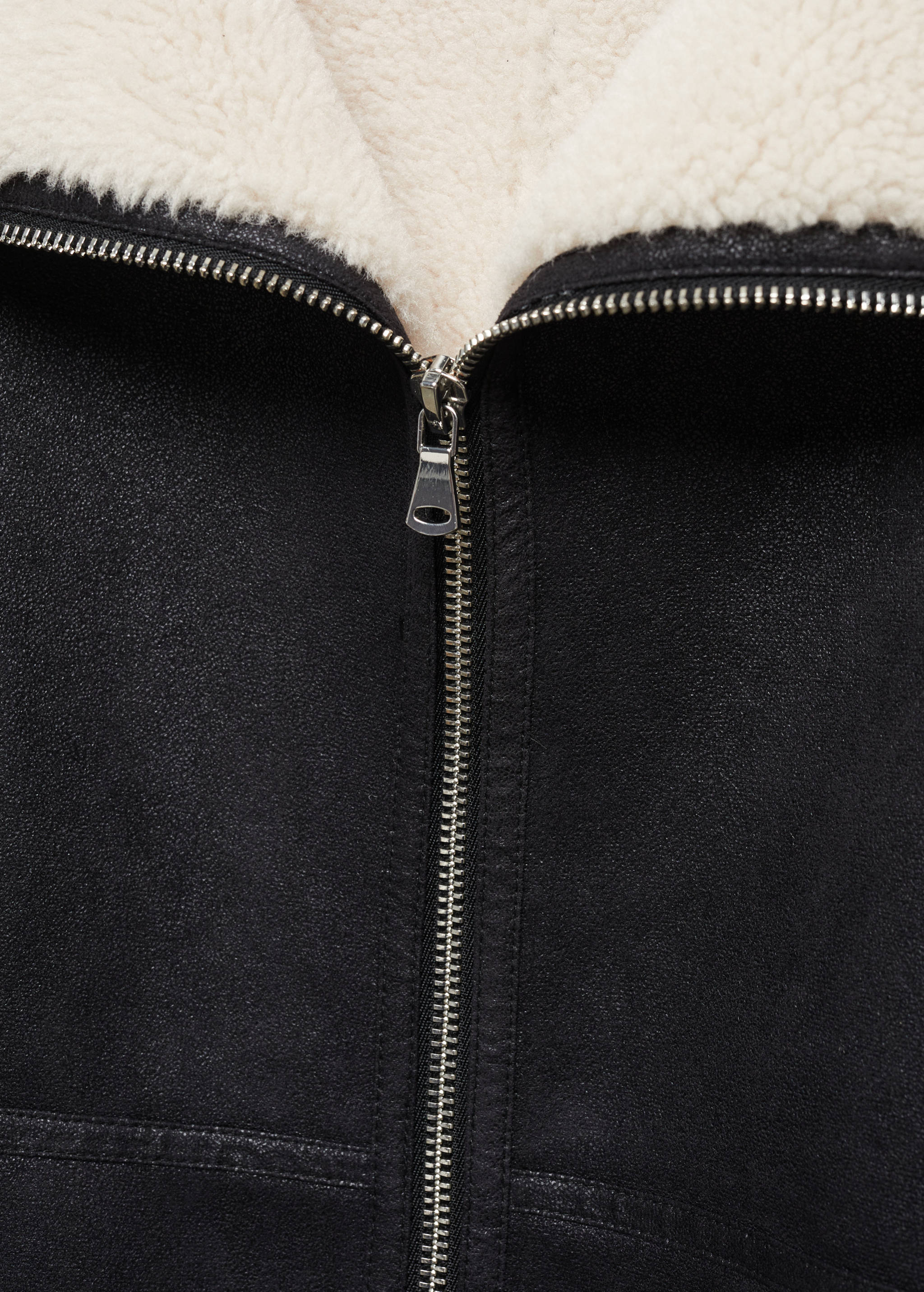 Shearling-lined coat with zip - Details of the article 8
