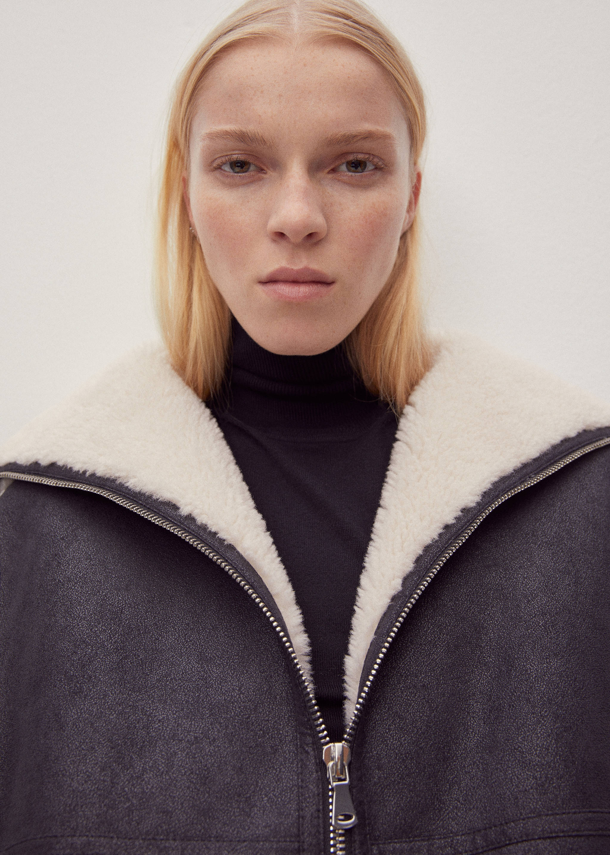 Shearling-lined coat with zip - Details of the article 9