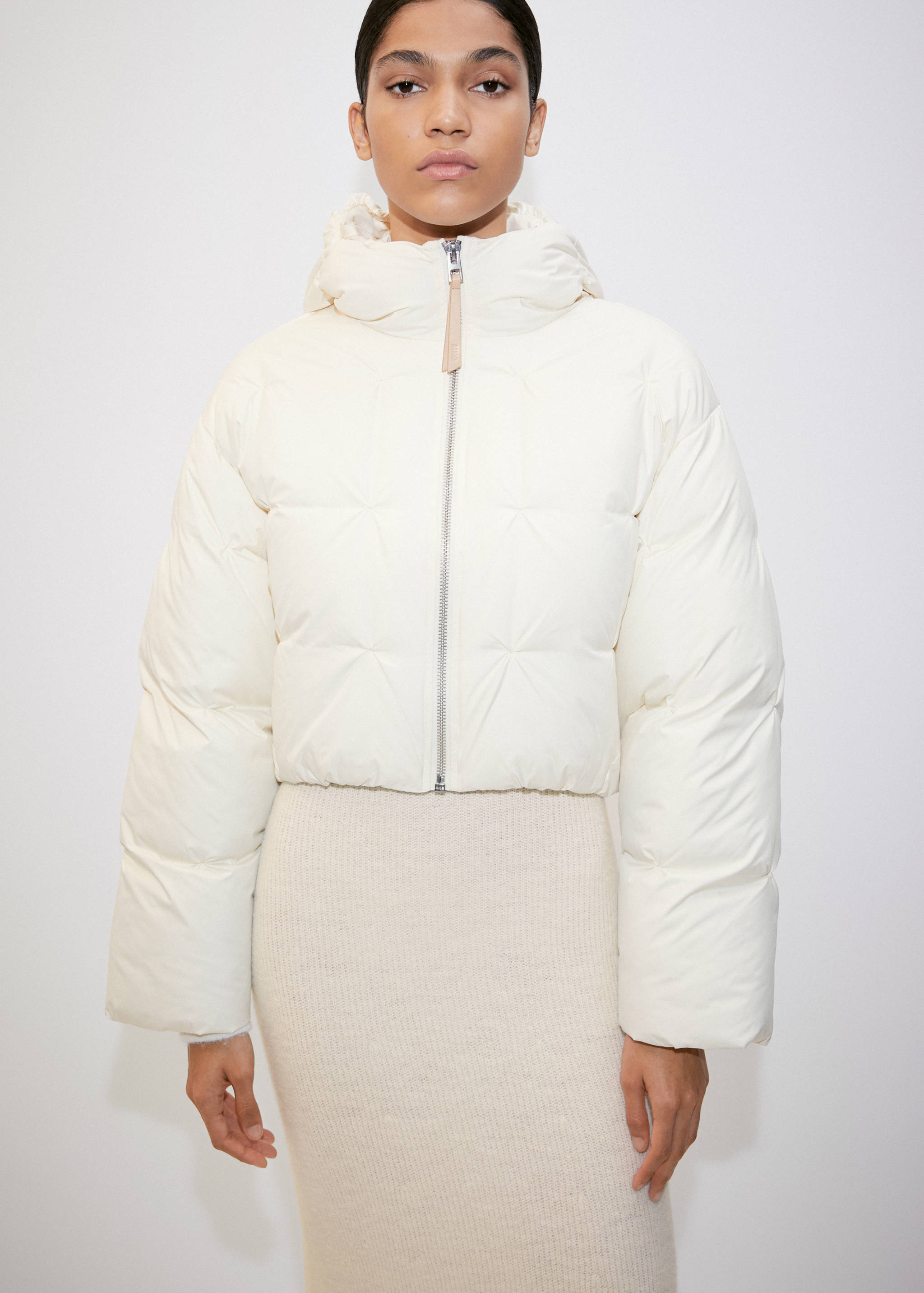 Mango Kapüşonlu kısa kapitone anorak