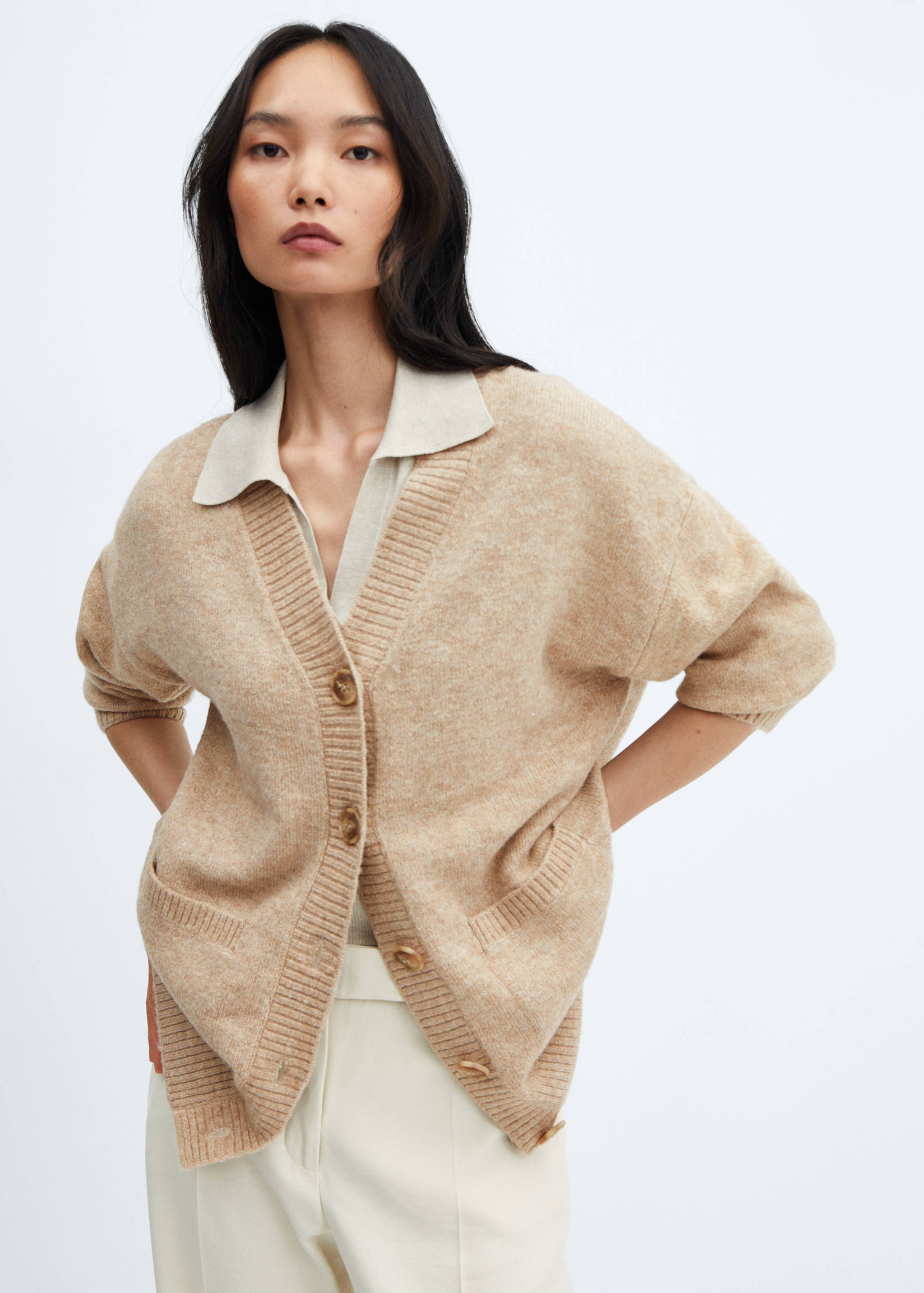 Oversized cardigan with buttons - Details of the article 2