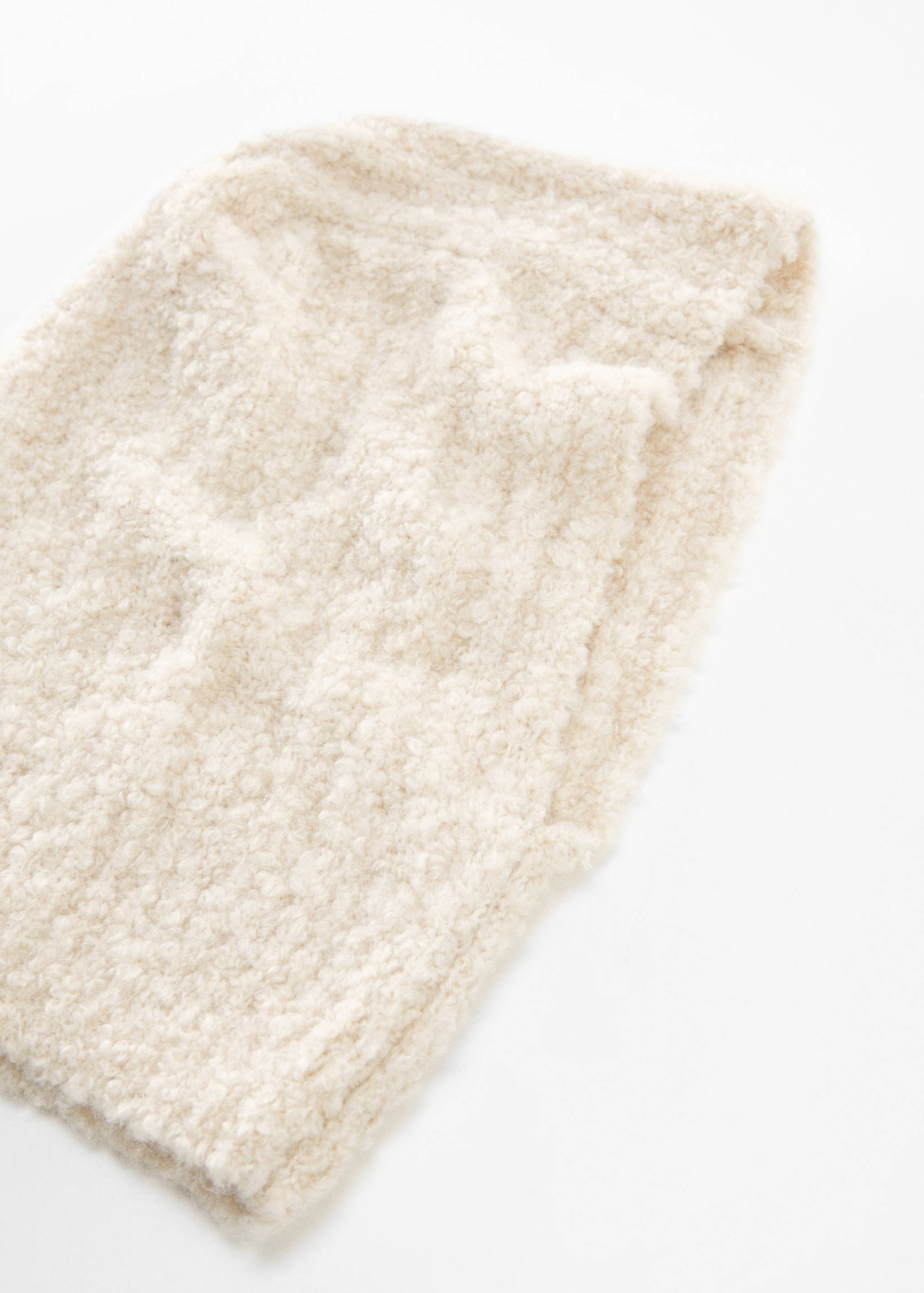 Вязаная балаклава - Средний план