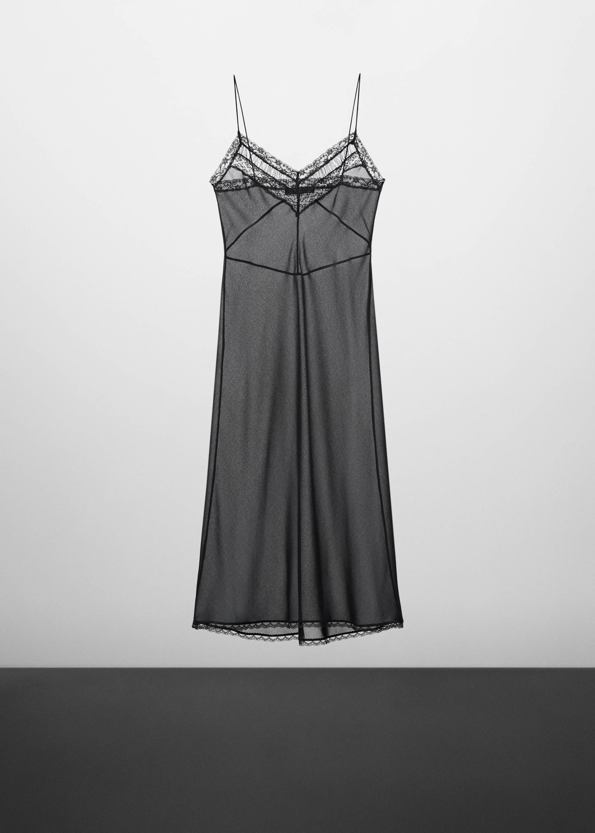 ملابس داخلية شبه شفافة - منتج دون نموذج