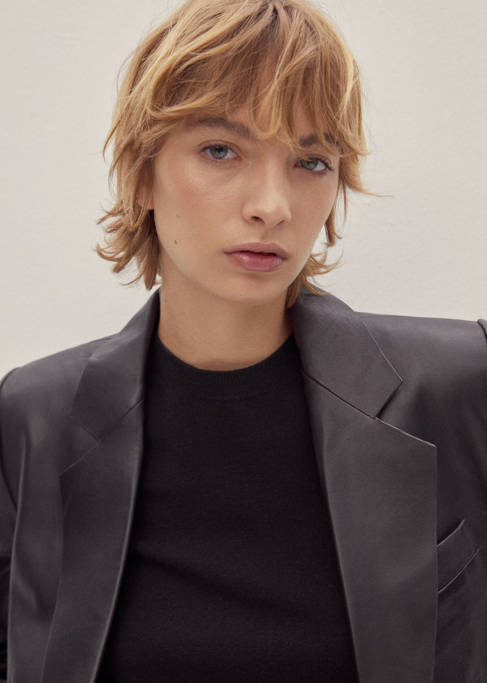 100% leather cropped jacket - Details of the article 9