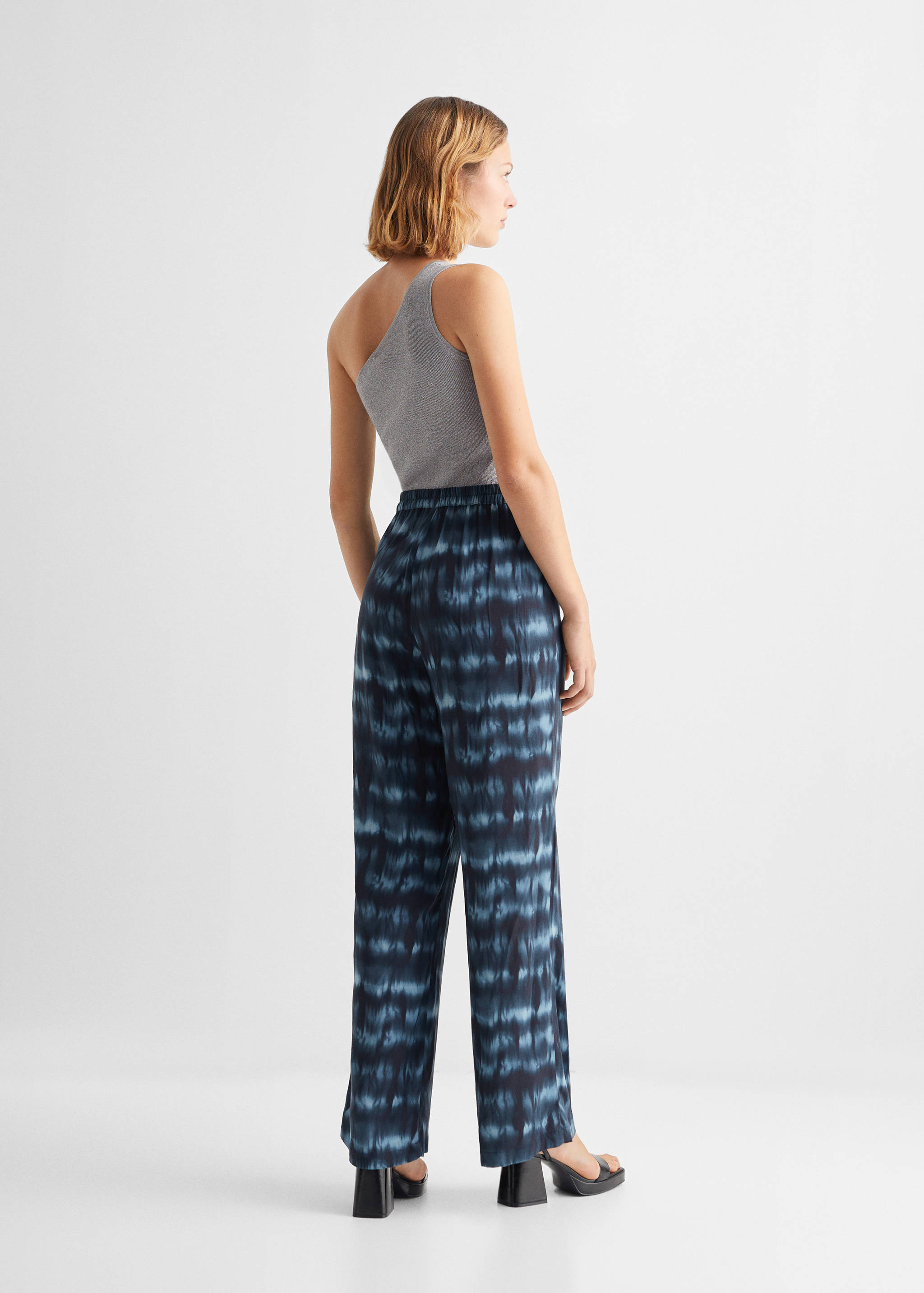 Pantalón fluido estampado - Reverso del artículo
