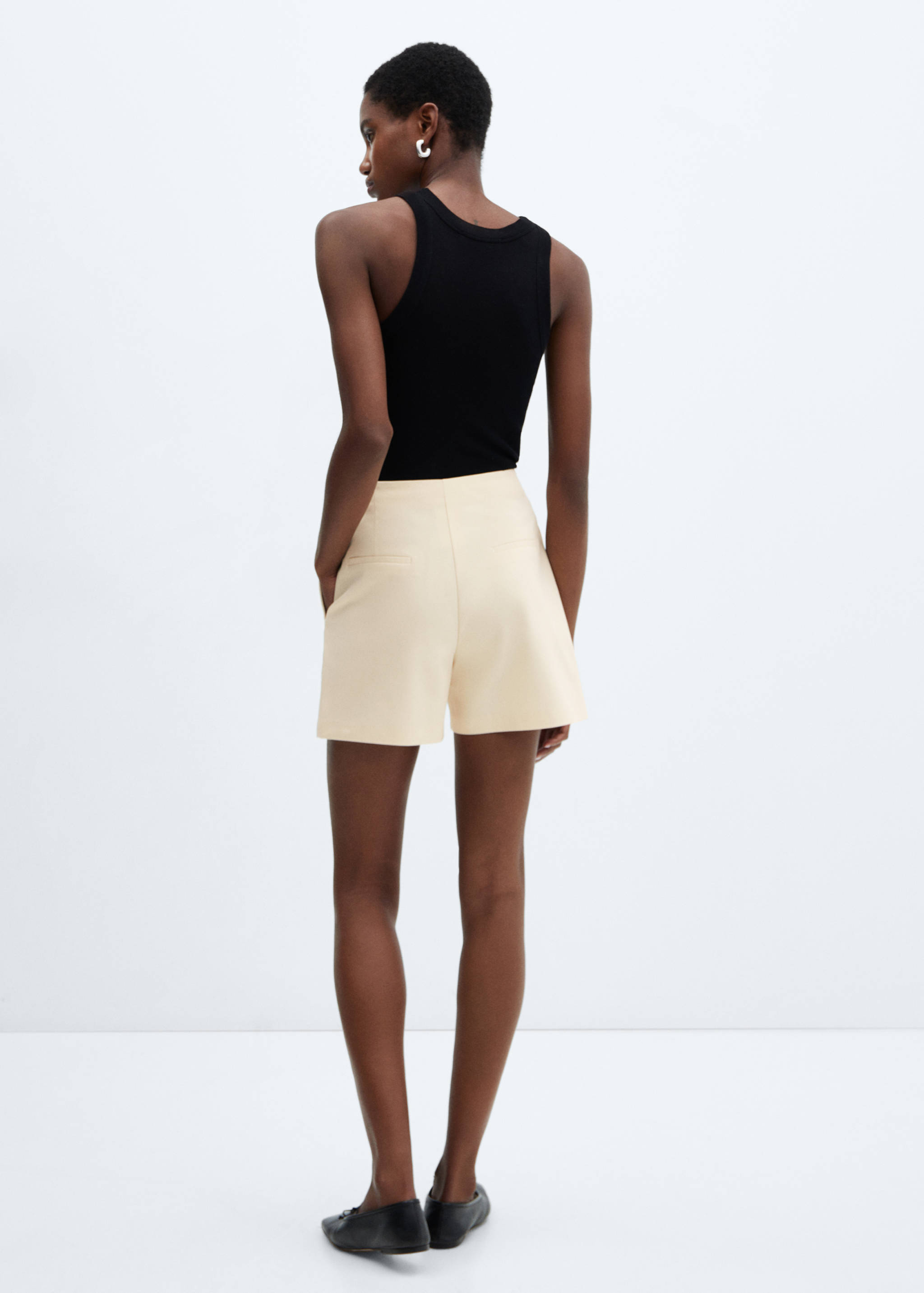 High-waist straight shorts - Reverse of the article