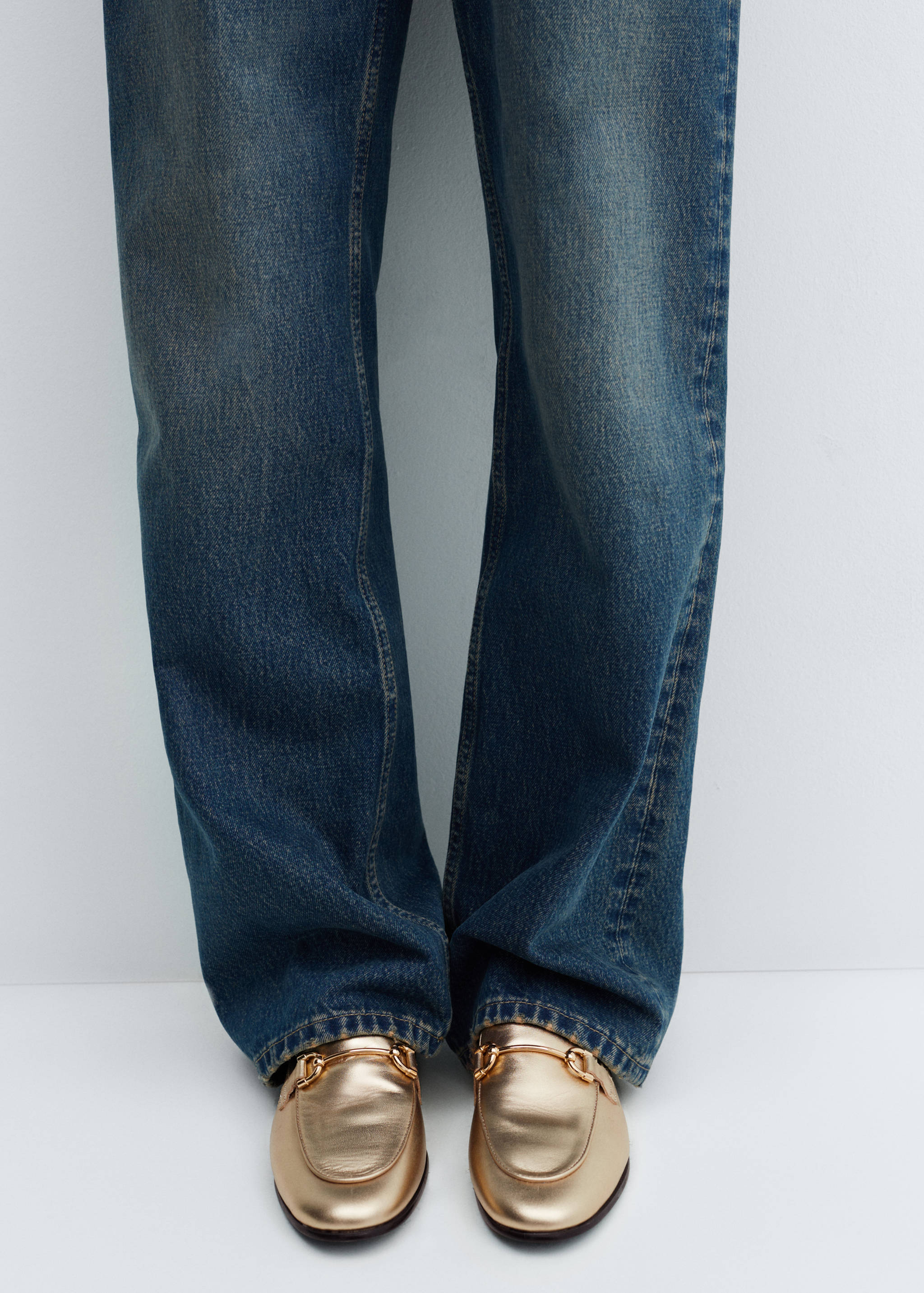 Leather loafers with metallic detail - Details of the article 9